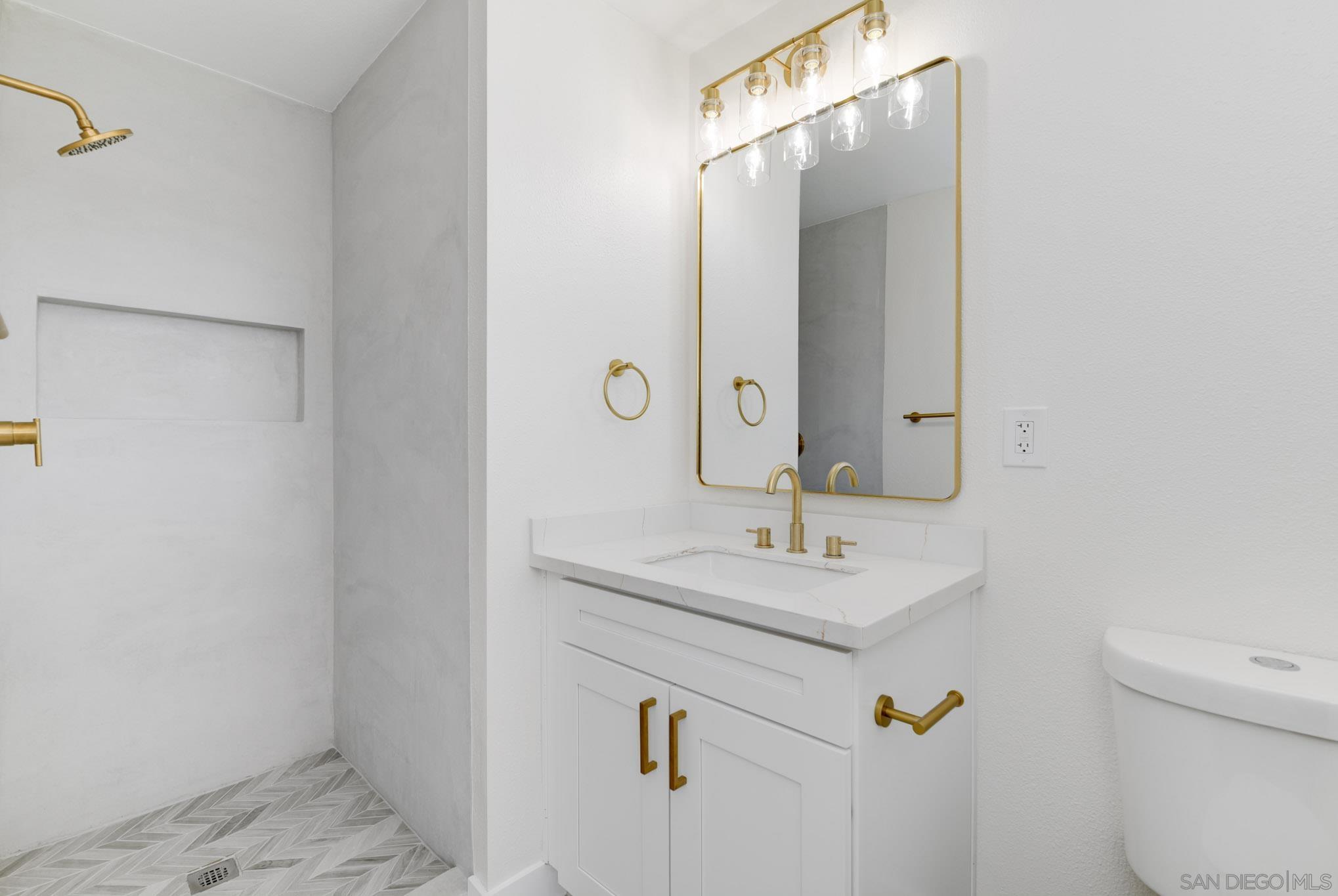 Detail Gallery Image 28 of 39 For 8375  Lake Ben Ave, San Diego,  CA 92119 - 4 Beds | 2 Baths