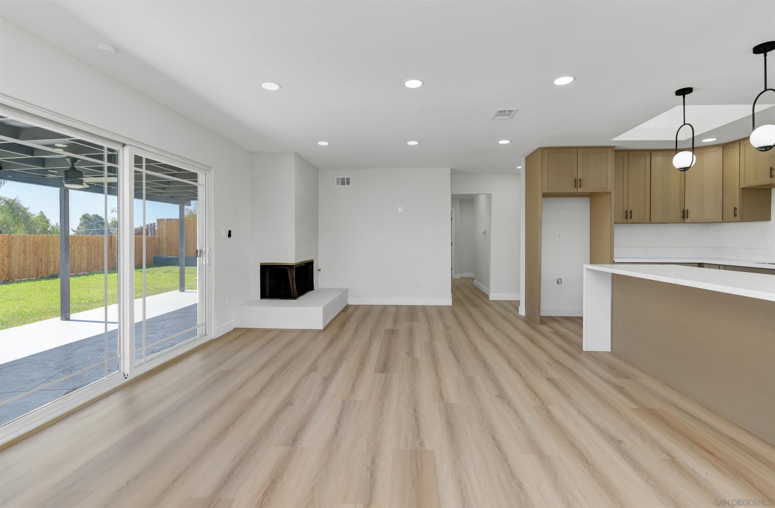 Detail Gallery Image 4 of 37 For 8375  Lake Ben Ave, San Diego,  CA 92119 - 4 Beds | 2 Baths