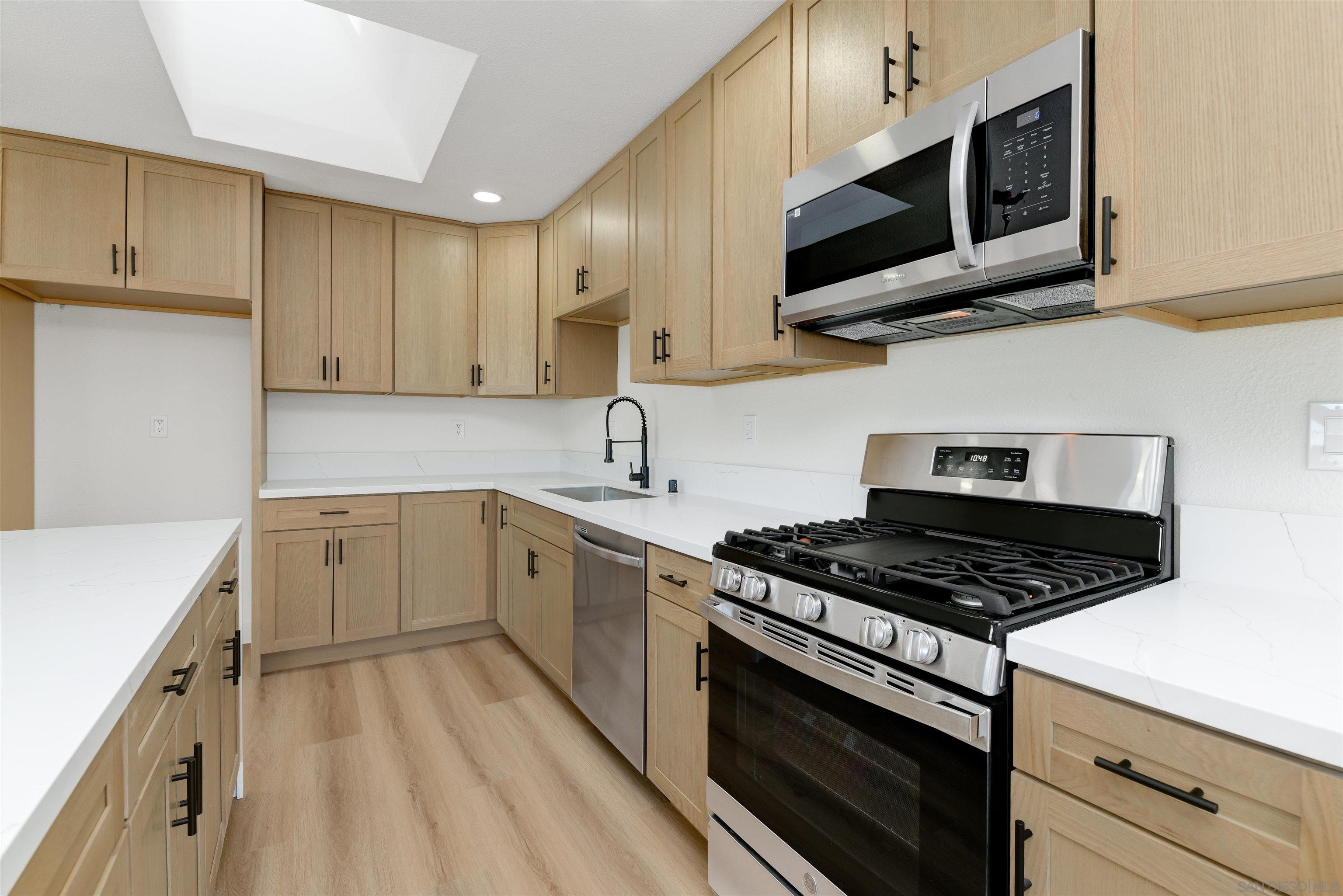 Detail Gallery Image 7 of 37 For 8375  Lake Ben Ave, San Diego,  CA 92119 - 4 Beds | 2 Baths