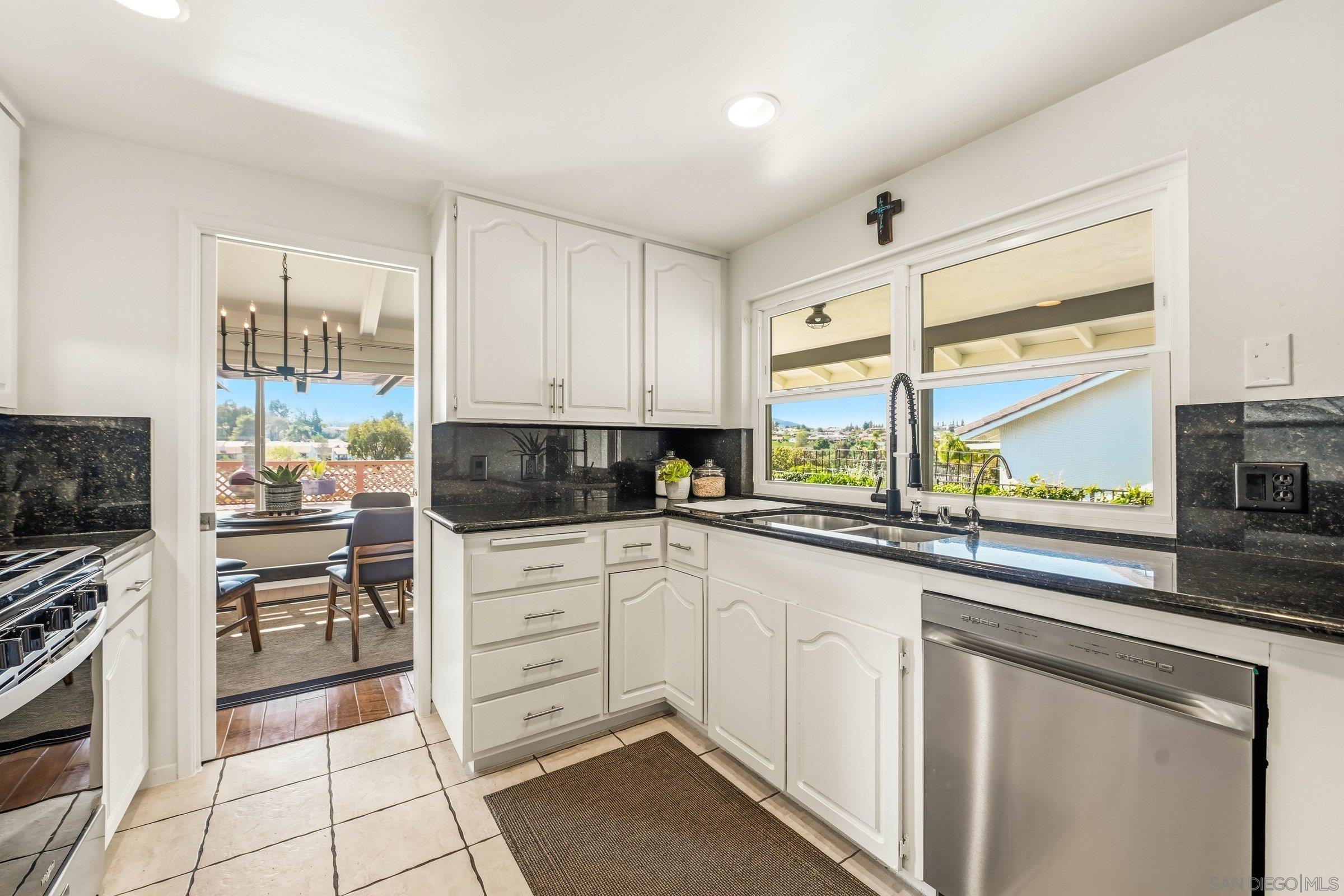 Detail Gallery Image 17 of 40 For 17174  Prado Pl, San Diego,  CA 92128 - 3 Beds | 2 Baths