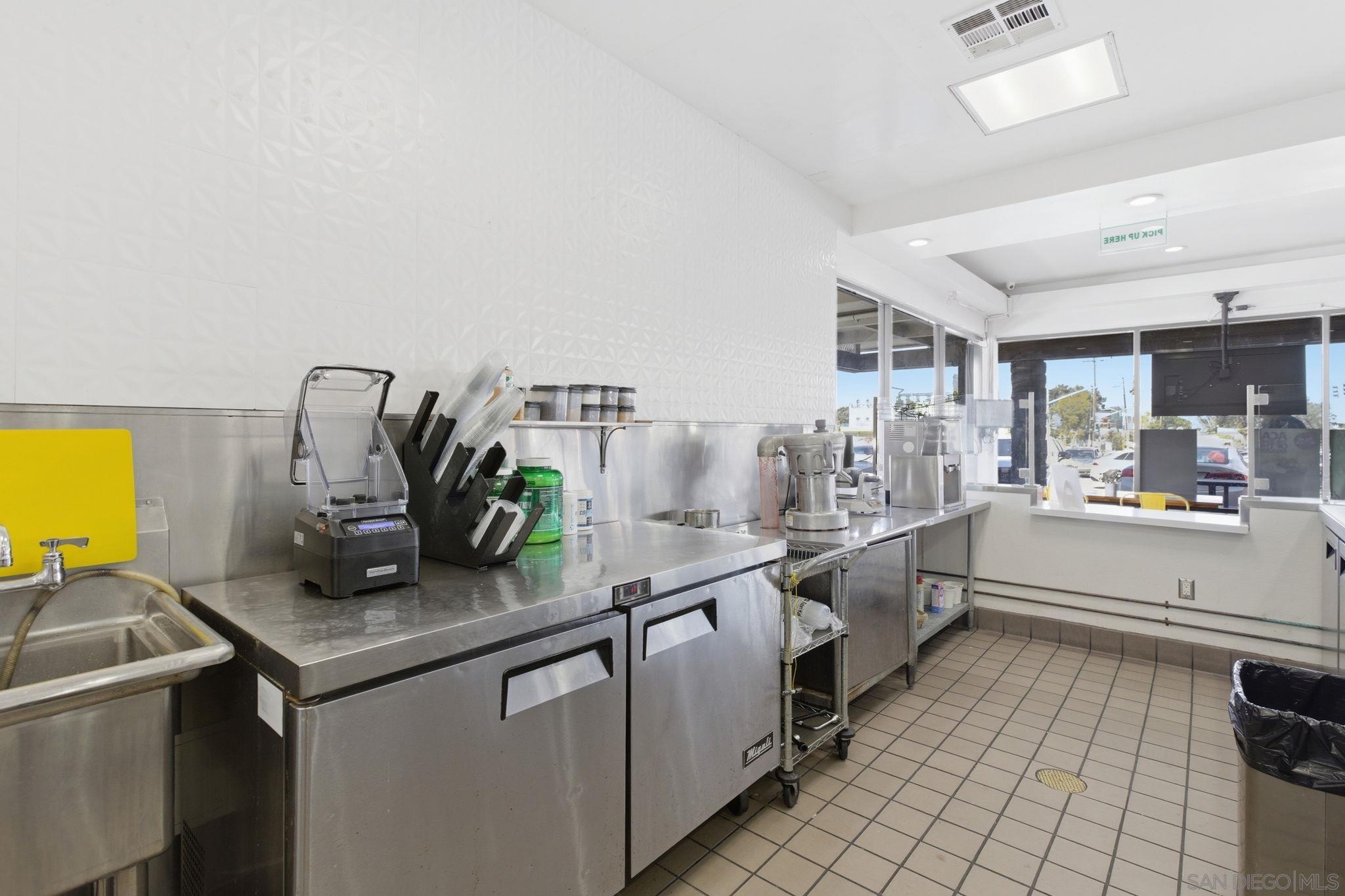 Detail Gallery Image 10 of 28 For Southport Unit J, National City,  CA 91950 - – Beds | – Baths