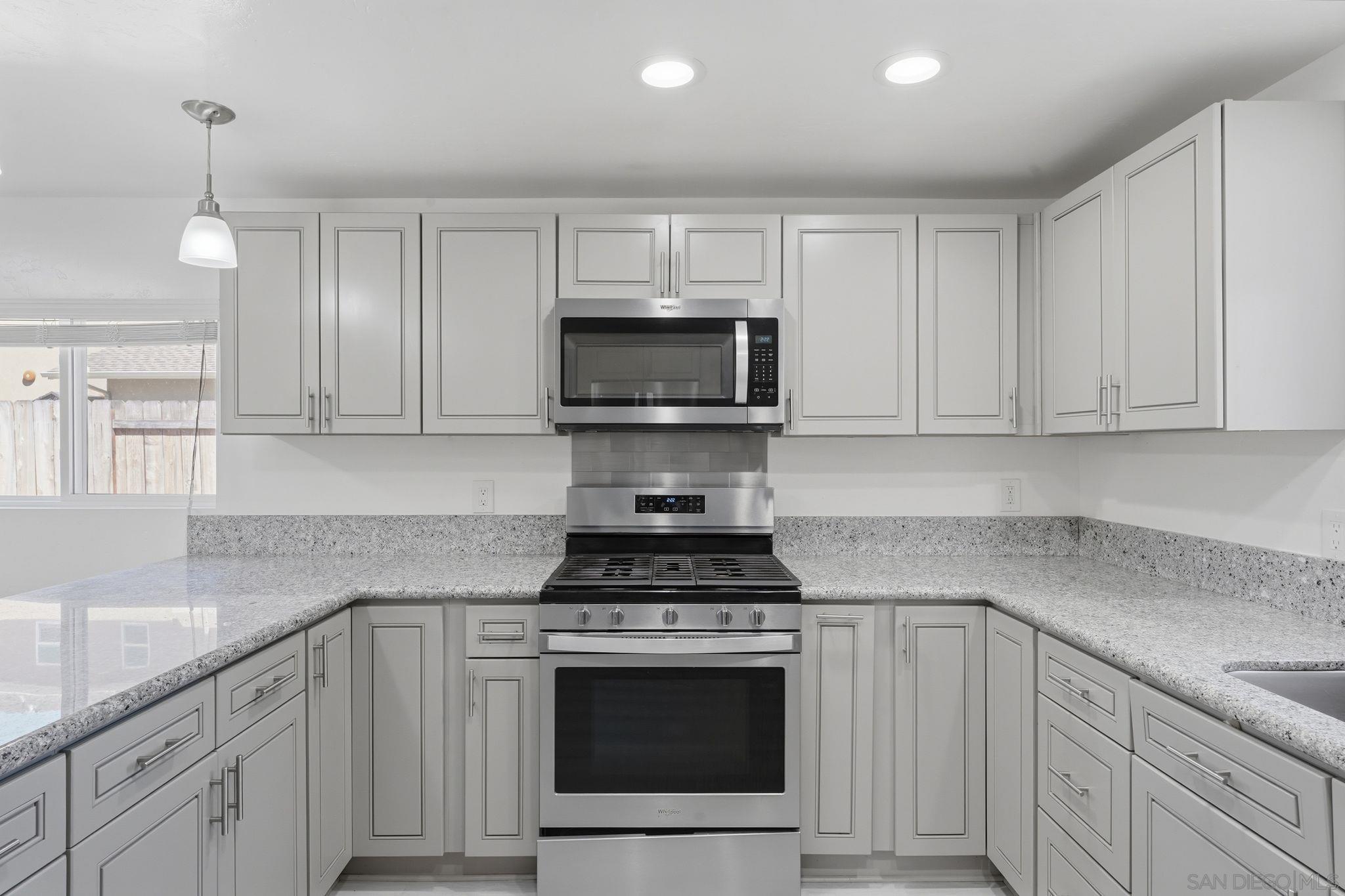 Detail Gallery Image 12 of 30 For 9676  Cypress Vale Dr, Lakeside,  CA 92040 - 4 Beds | 2 Baths