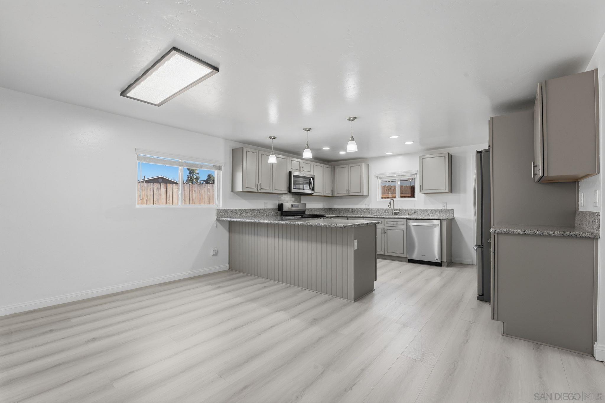 Detail Gallery Image 8 of 30 For 9676  Cypress Vale Dr, Lakeside,  CA 92040 - 4 Beds | 2 Baths