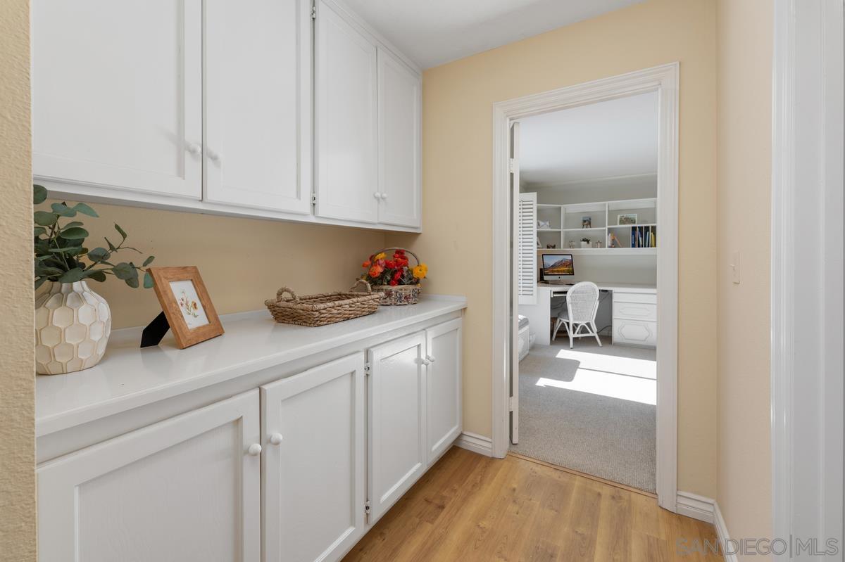 Detail Gallery Image 16 of 37 For 1665  Caminito Aliviado, La Jolla,  CA 92037 - 2 Beds | 2 Baths