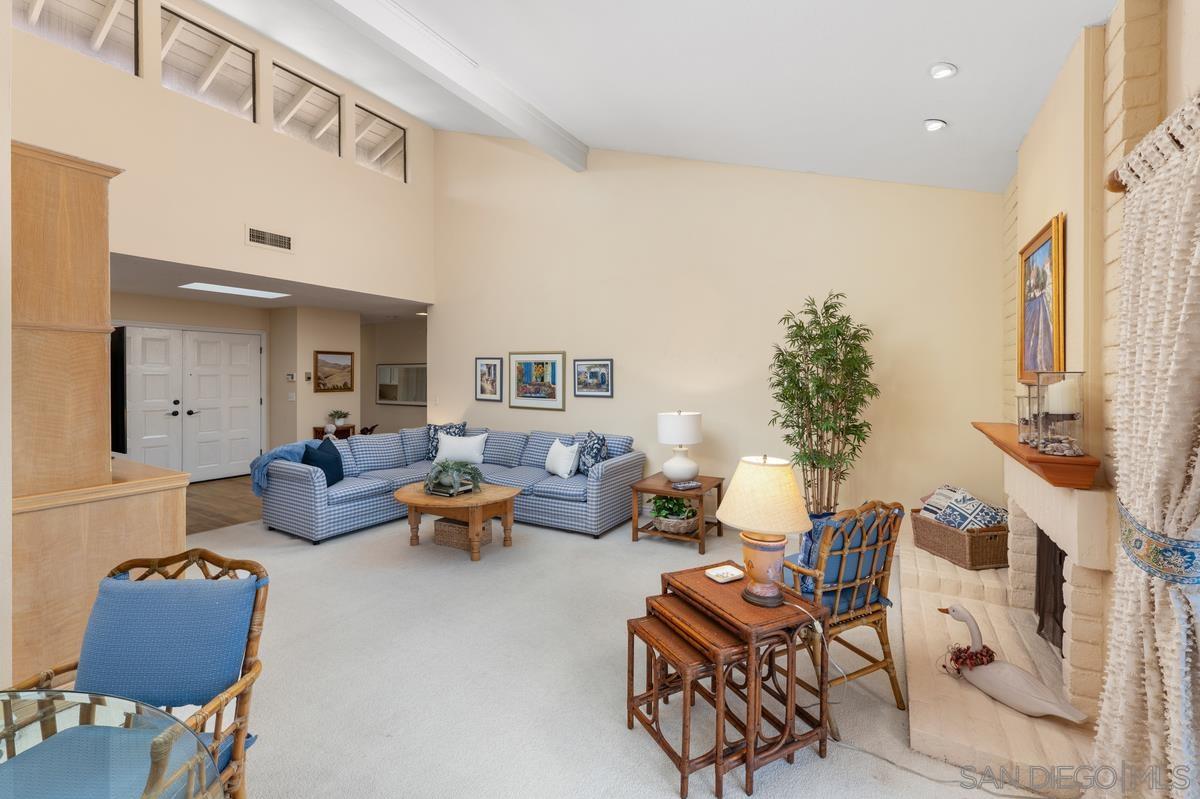 Detail Gallery Image 5 of 37 For 1665  Caminito Aliviado, La Jolla,  CA 92037 - 2 Beds | 2 Baths