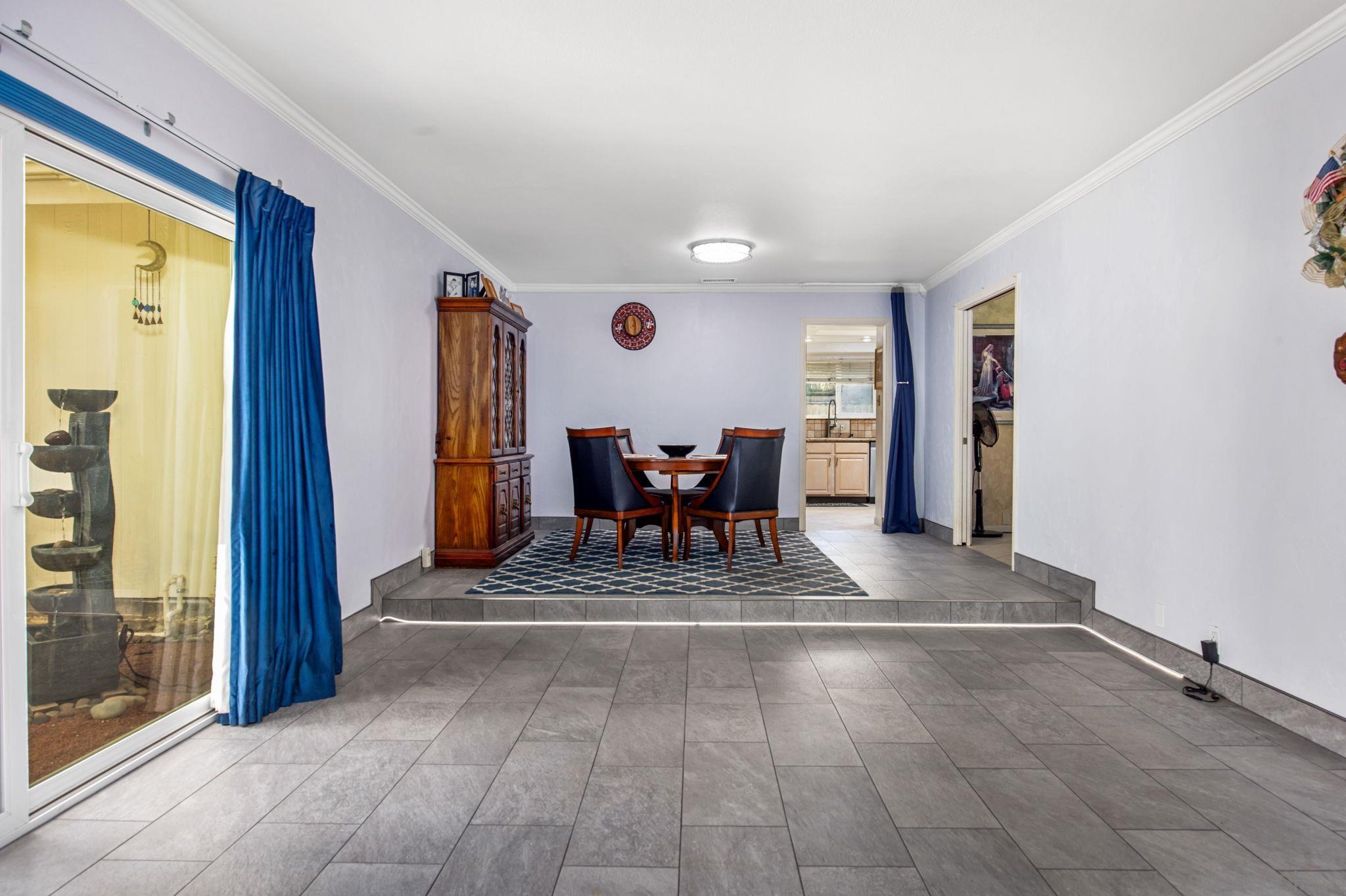 Detail Gallery Image 17 of 29 For 1673  Hidden Mesa Rd, El Cajon,  CA 92019 - 3 Beds | 2/1 Baths