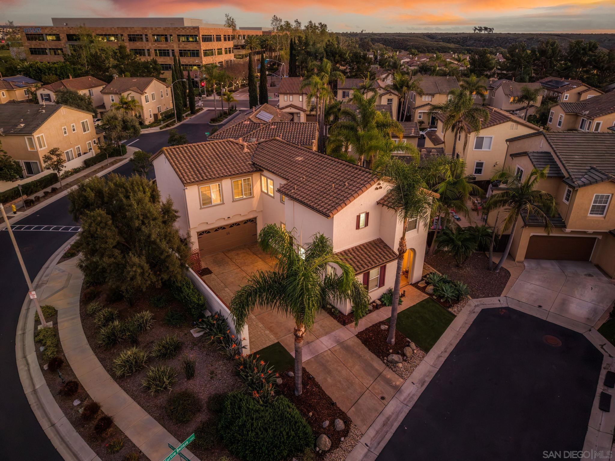 Detail Gallery Image 2 of 25 For 7413  Cortile Bellaza, San Diego,  CA 92129 - 4 Beds | 3/1 Baths