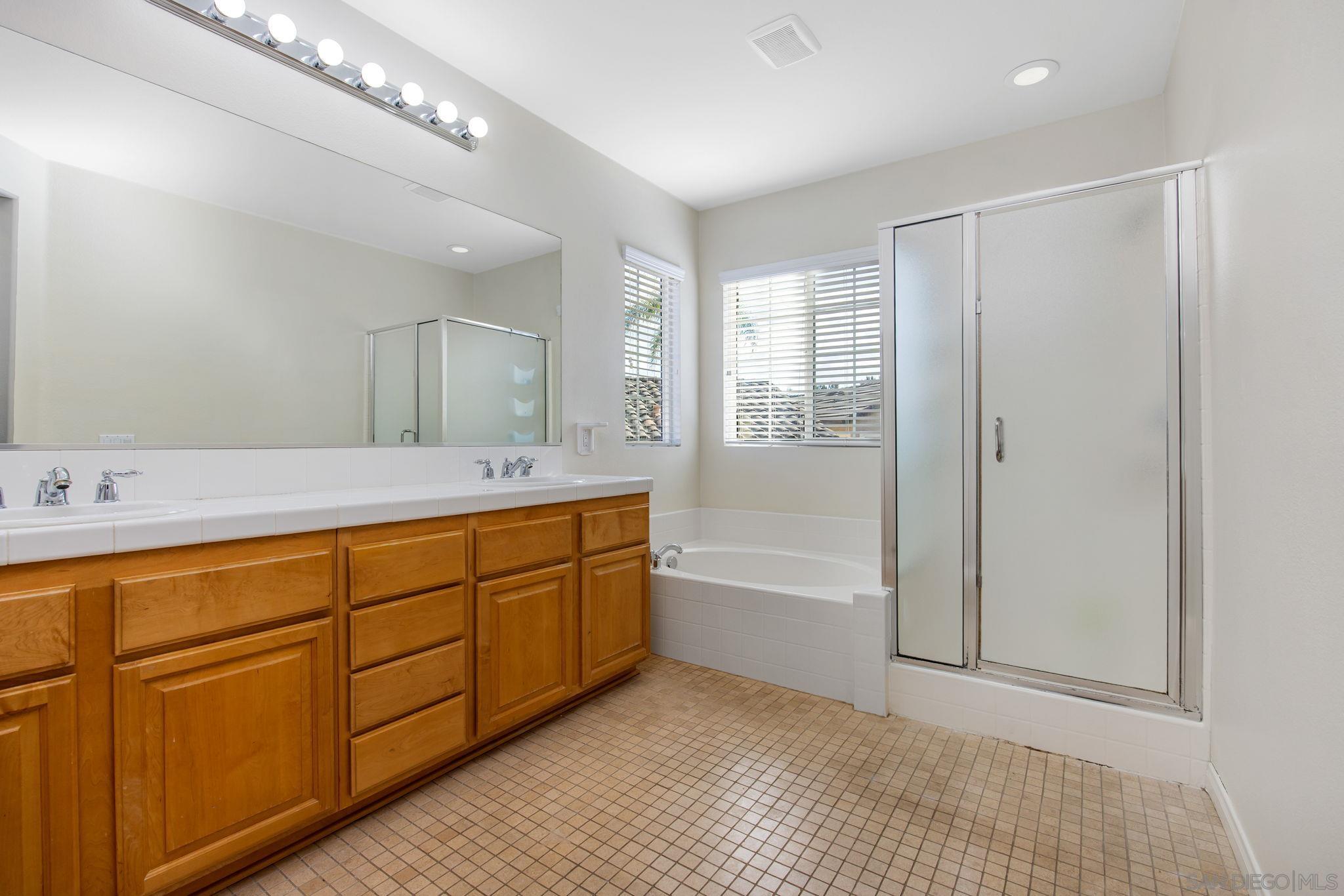 Detail Gallery Image 14 of 25 For 7413  Cortile Bellaza, San Diego,  CA 92129 - 4 Beds | 3/1 Baths