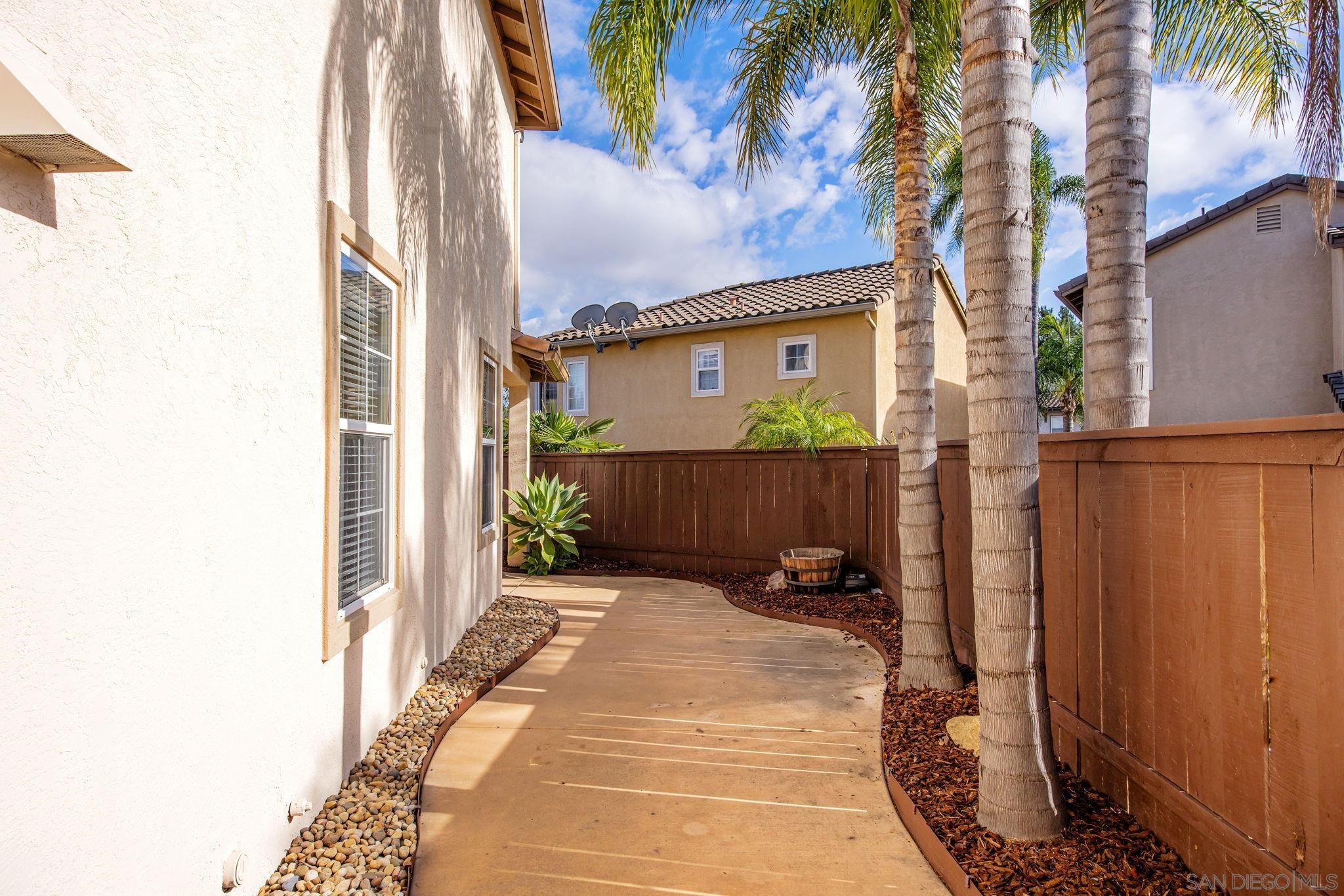 Detail Gallery Image 22 of 25 For 7413  Cortile Bellaza, San Diego,  CA 92129 - 4 Beds | 3/1 Baths