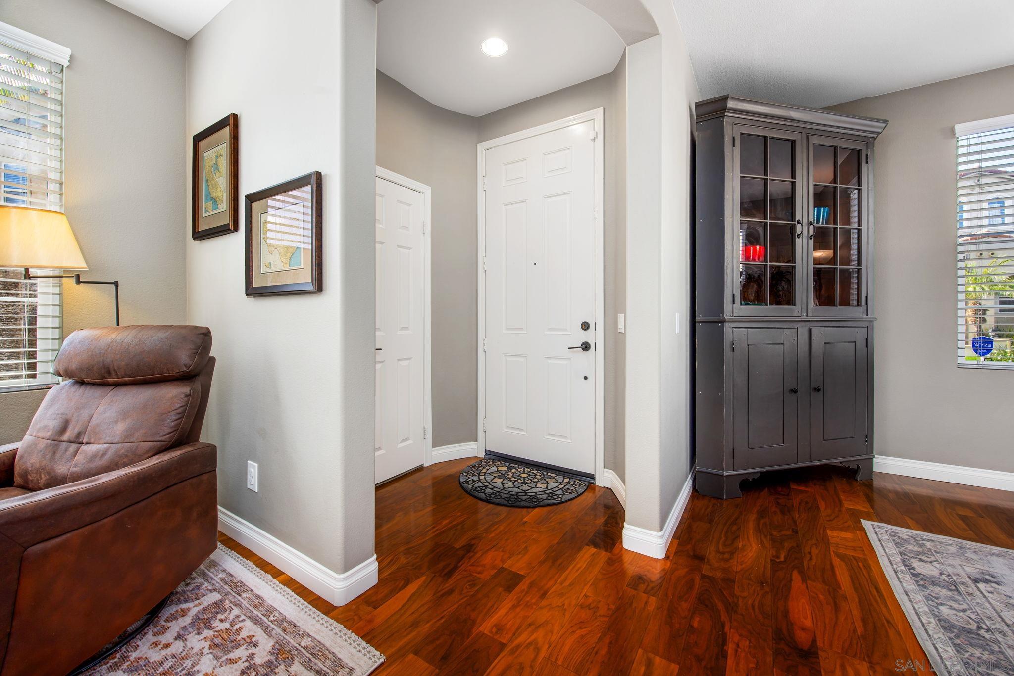 Detail Gallery Image 4 of 25 For 7413  Cortile Bellaza, San Diego,  CA 92129 - 4 Beds | 3/1 Baths