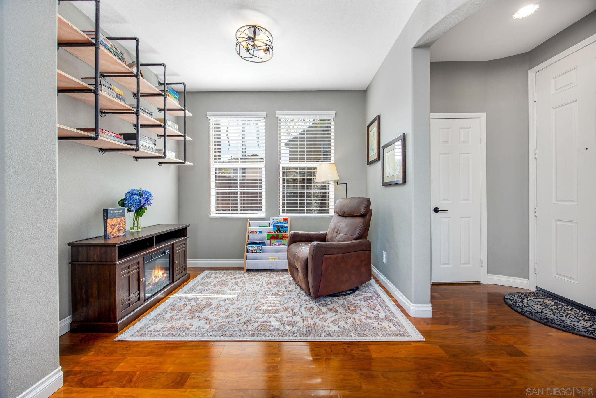 Detail Gallery Image 5 of 25 For 7413  Cortile Bellaza, San Diego,  CA 92129 - 4 Beds | 3/1 Baths