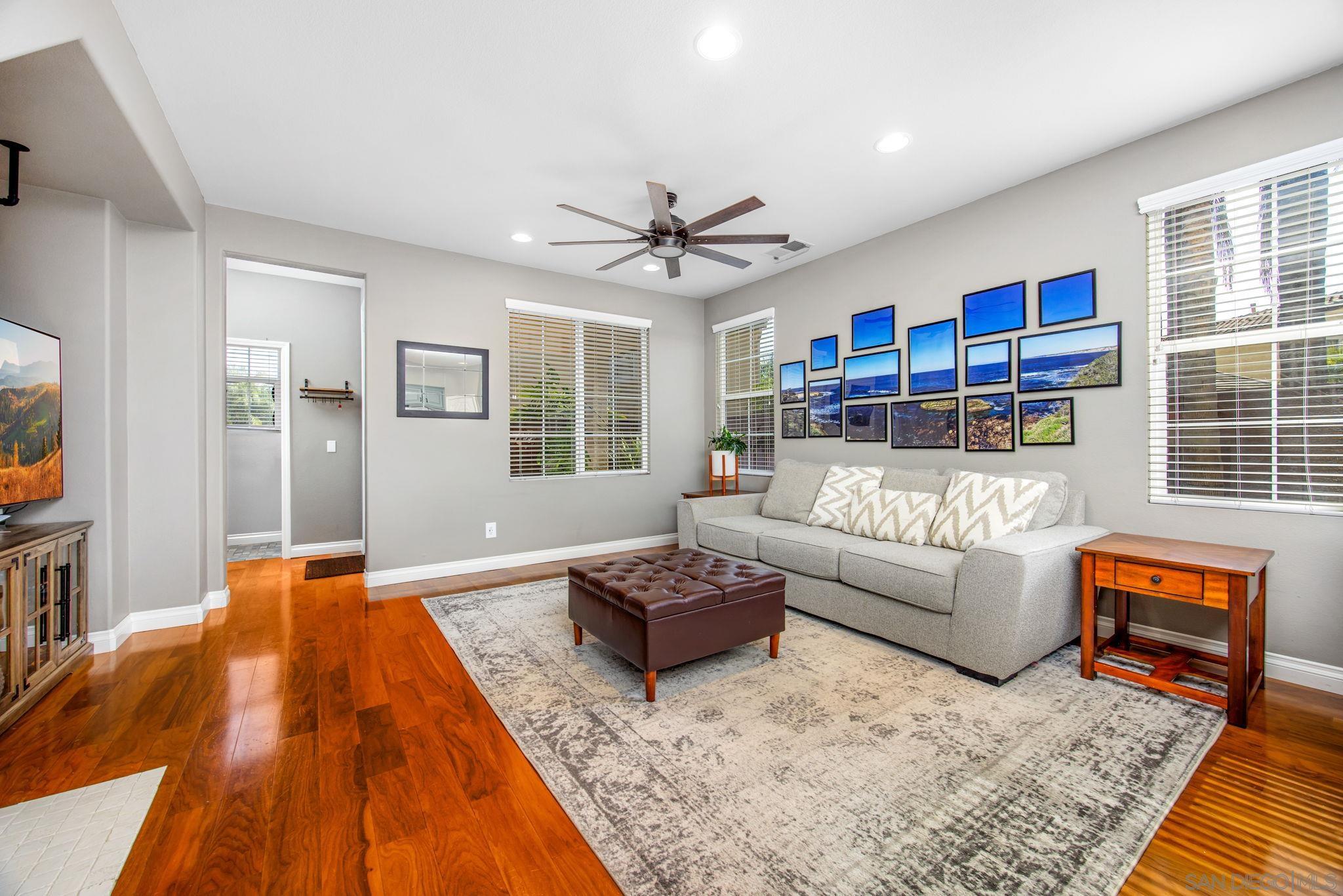 Detail Gallery Image 8 of 25 For 7413  Cortile Bellaza, San Diego,  CA 92129 - 4 Beds | 3/1 Baths