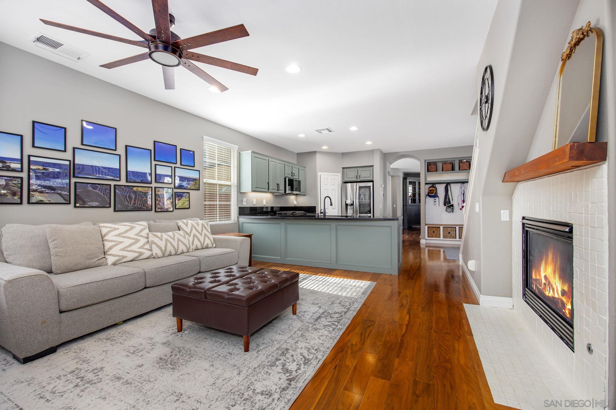 Detail Gallery Image 9 of 25 For 7413  Cortile Bellaza, San Diego,  CA 92129 - 4 Beds | 3/1 Baths