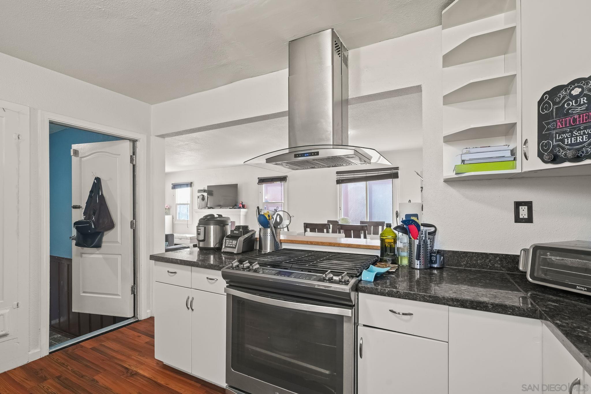 Detail Gallery Image 16 of 33 For 1309  105th Ave, Oakland,  CA 94603 - 3 Beds | 1 Baths