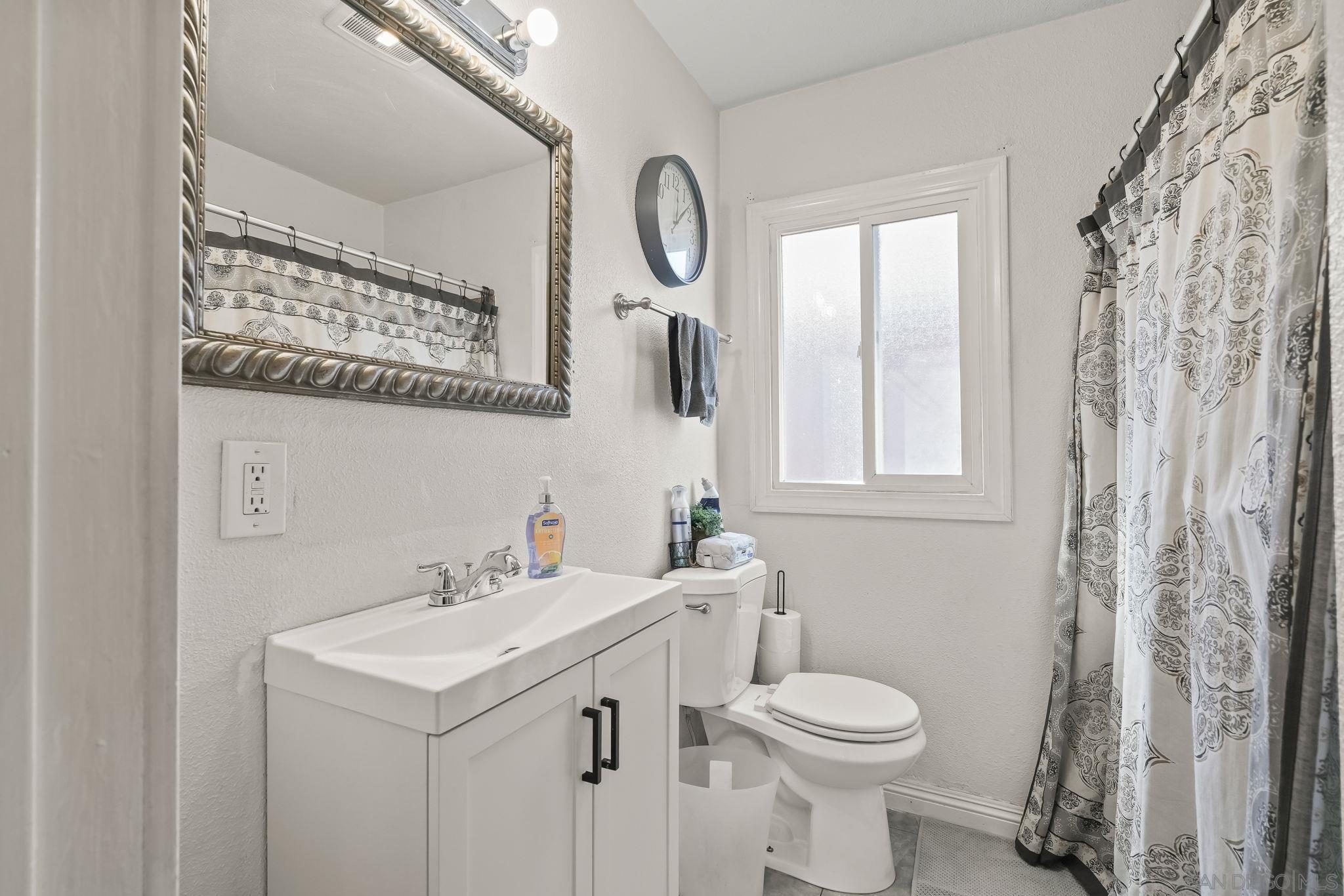 Detail Gallery Image 18 of 33 For 1309  105th Ave, Oakland,  CA 94603 - 3 Beds | 1 Baths