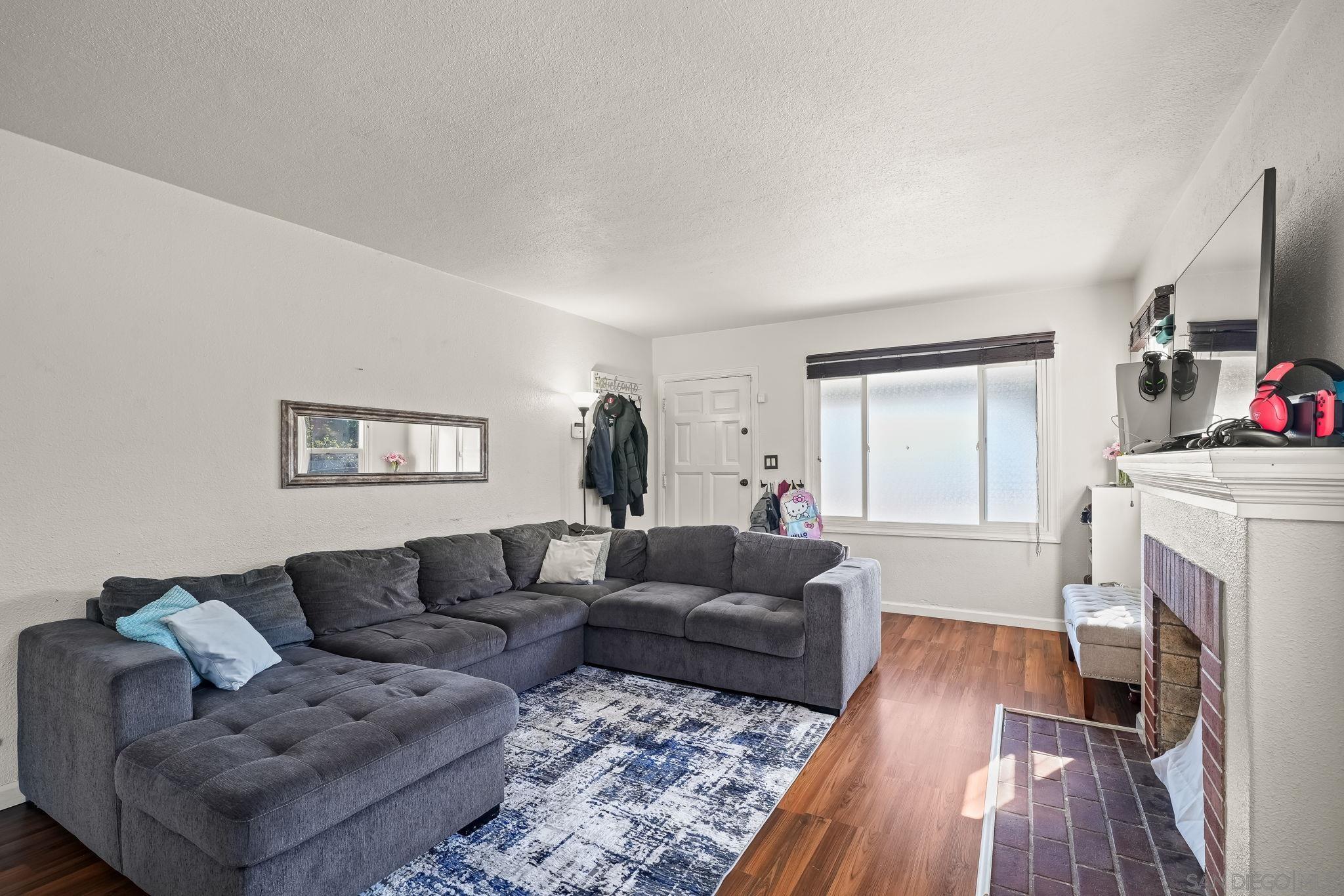 Detail Gallery Image 9 of 33 For 1309  105th Ave, Oakland,  CA 94603 - 3 Beds | 1 Baths