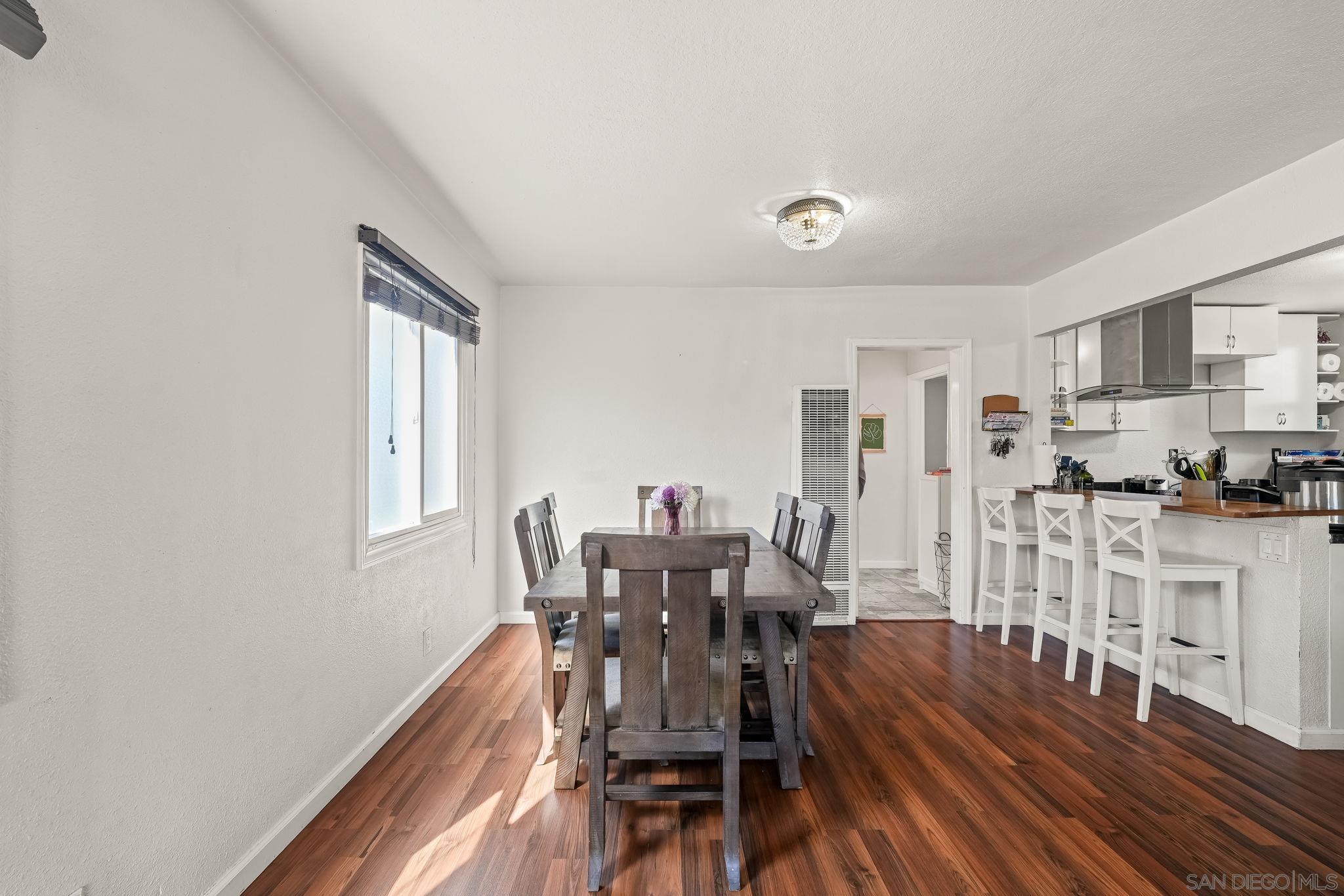 Detail Gallery Image 10 of 33 For 1309  105th Ave, Oakland,  CA 94603 - 3 Beds | 1 Baths