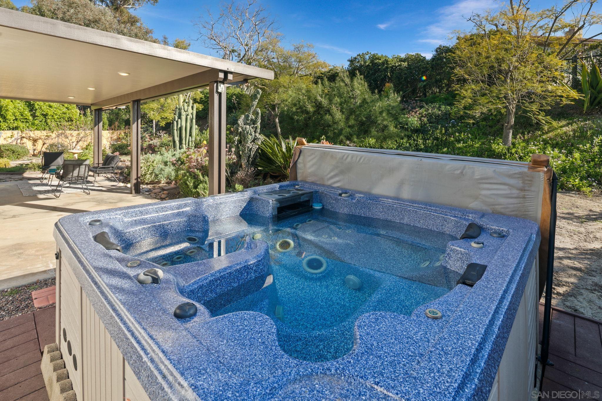 Detail Gallery Image 32 of 55 For 11039  Twin Pond Ter, San Diego,  CA 92128 - 4 Beds | 3 Baths