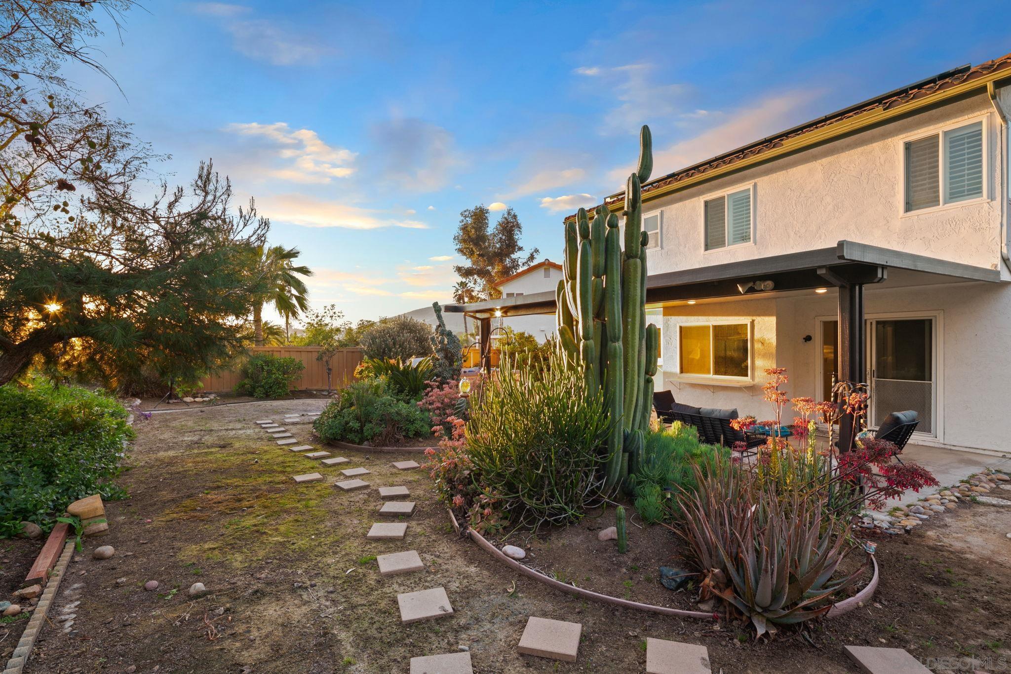 Detail Gallery Image 37 of 55 For 11039  Twin Pond Ter, San Diego,  CA 92128 - 4 Beds | 3 Baths