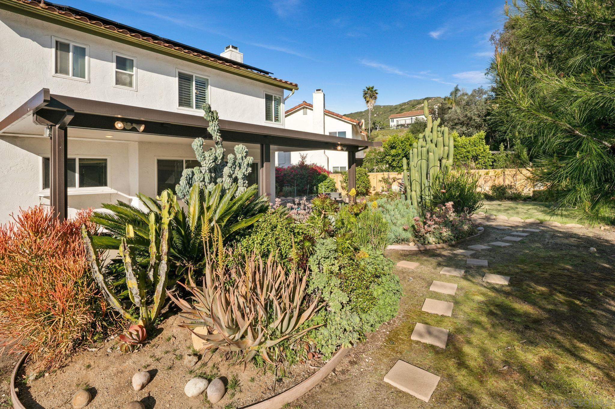 Detail Gallery Image 41 of 55 For 11039  Twin Pond Ter, San Diego,  CA 92128 - 4 Beds | 3 Baths