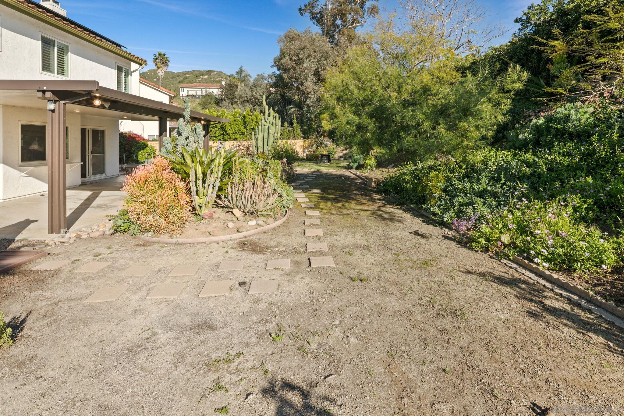 Detail Gallery Image 44 of 55 For 11039  Twin Pond Ter, San Diego,  CA 92128 - 4 Beds | 3 Baths