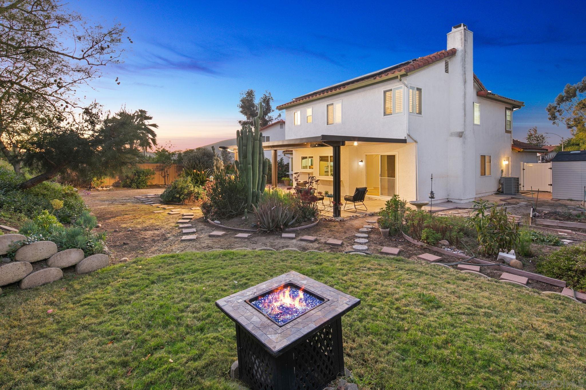 Detail Gallery Image 6 of 55 For 11039  Twin Pond Ter, San Diego,  CA 92128 - 4 Beds | 3 Baths