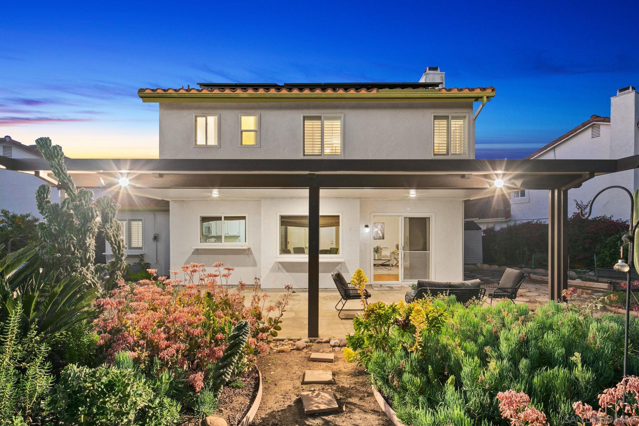 Detail Gallery Image 7 of 55 For 11039  Twin Pond Ter, San Diego,  CA 92128 - 4 Beds | 3 Baths