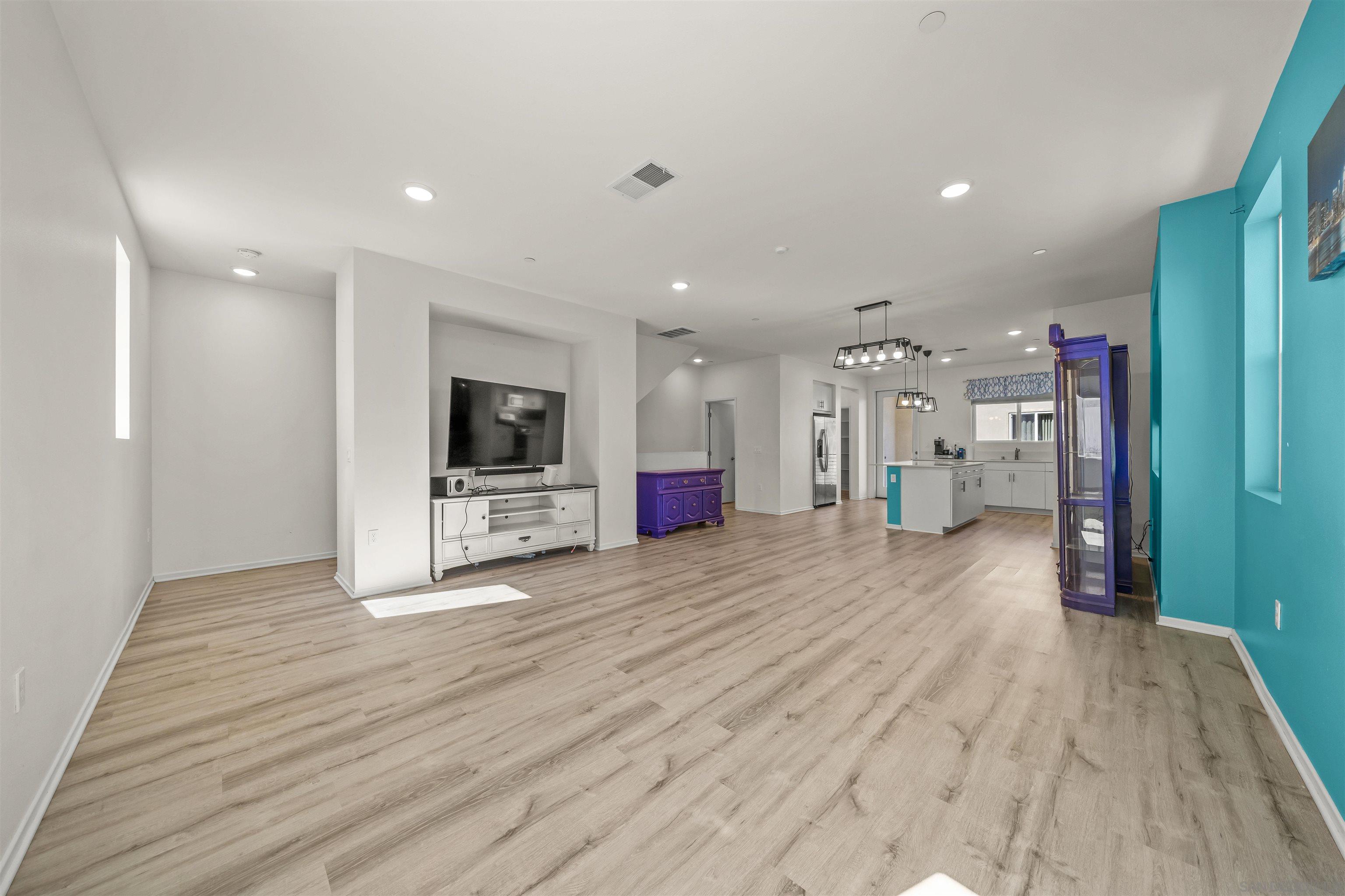 Detail Gallery Image 12 of 43 For 5407  Sand Arch Lane  #206,  San Diego,  CA 92154 - 4 Beds | 3/1 Baths