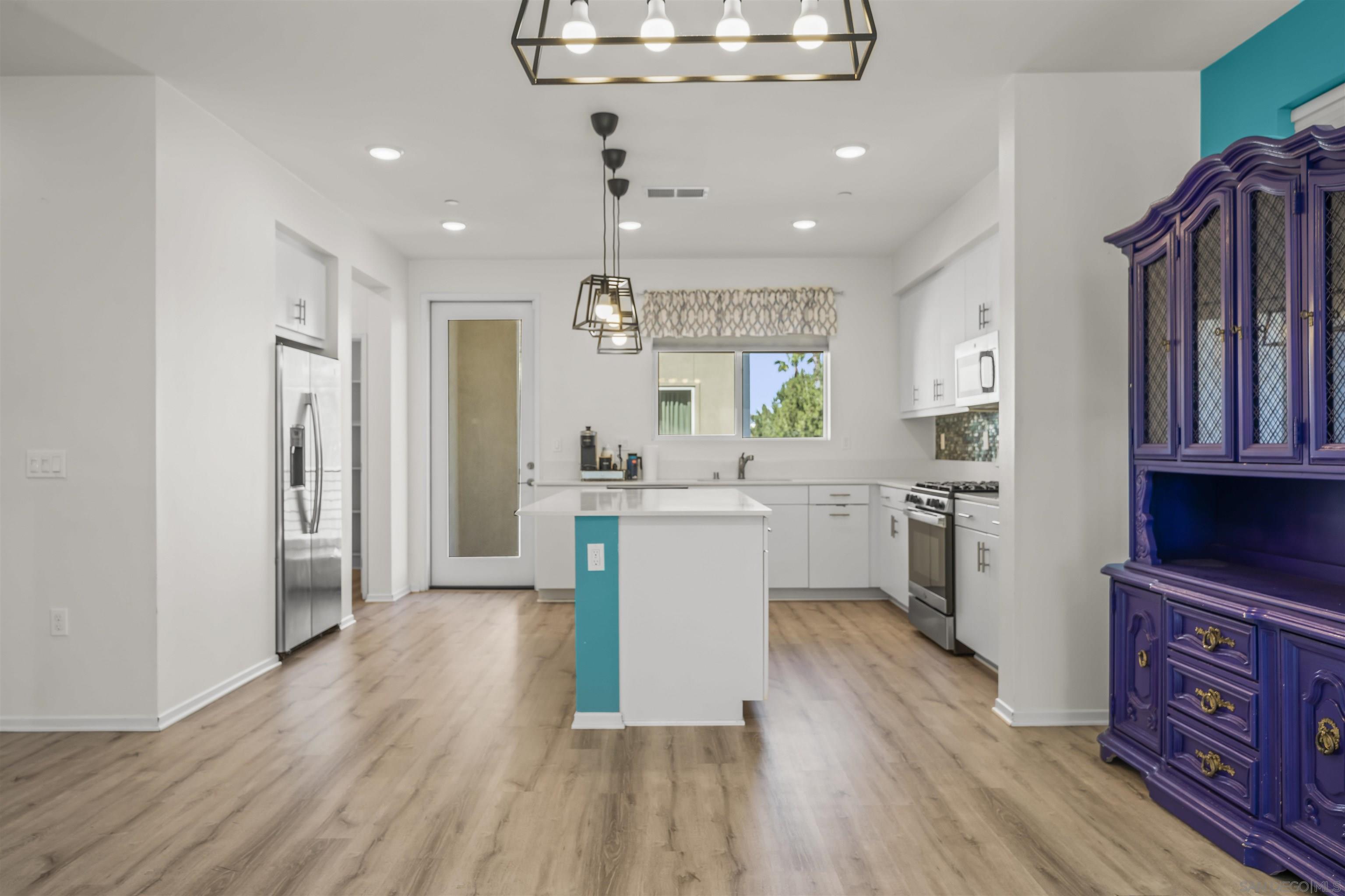 Detail Gallery Image 13 of 43 For 5407  Sand Arch Lane  #206,  San Diego,  CA 92154 - 4 Beds | 3/1 Baths