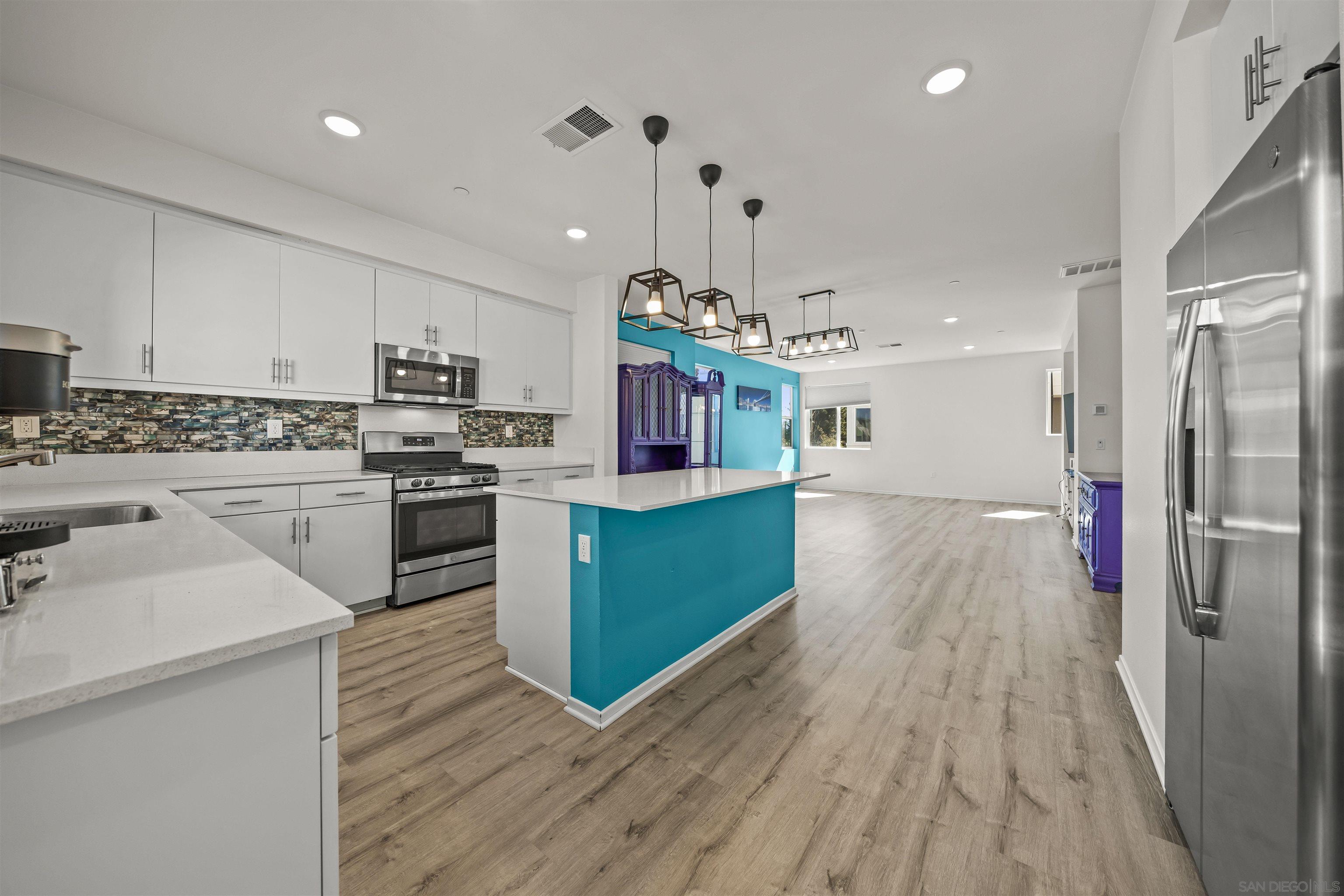 Detail Gallery Image 15 of 43 For 5407  Sand Arch Lane  #206,  San Diego,  CA 92154 - 4 Beds | 3/1 Baths