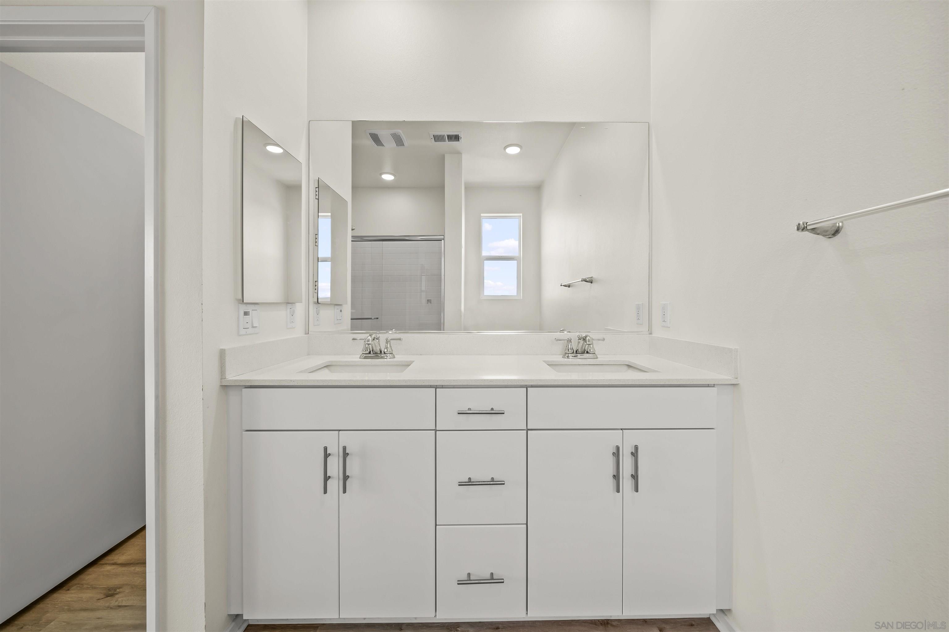 Detail Gallery Image 23 of 43 For 5407  Sand Arch Lane  #206,  San Diego,  CA 92154 - 4 Beds | 3/1 Baths