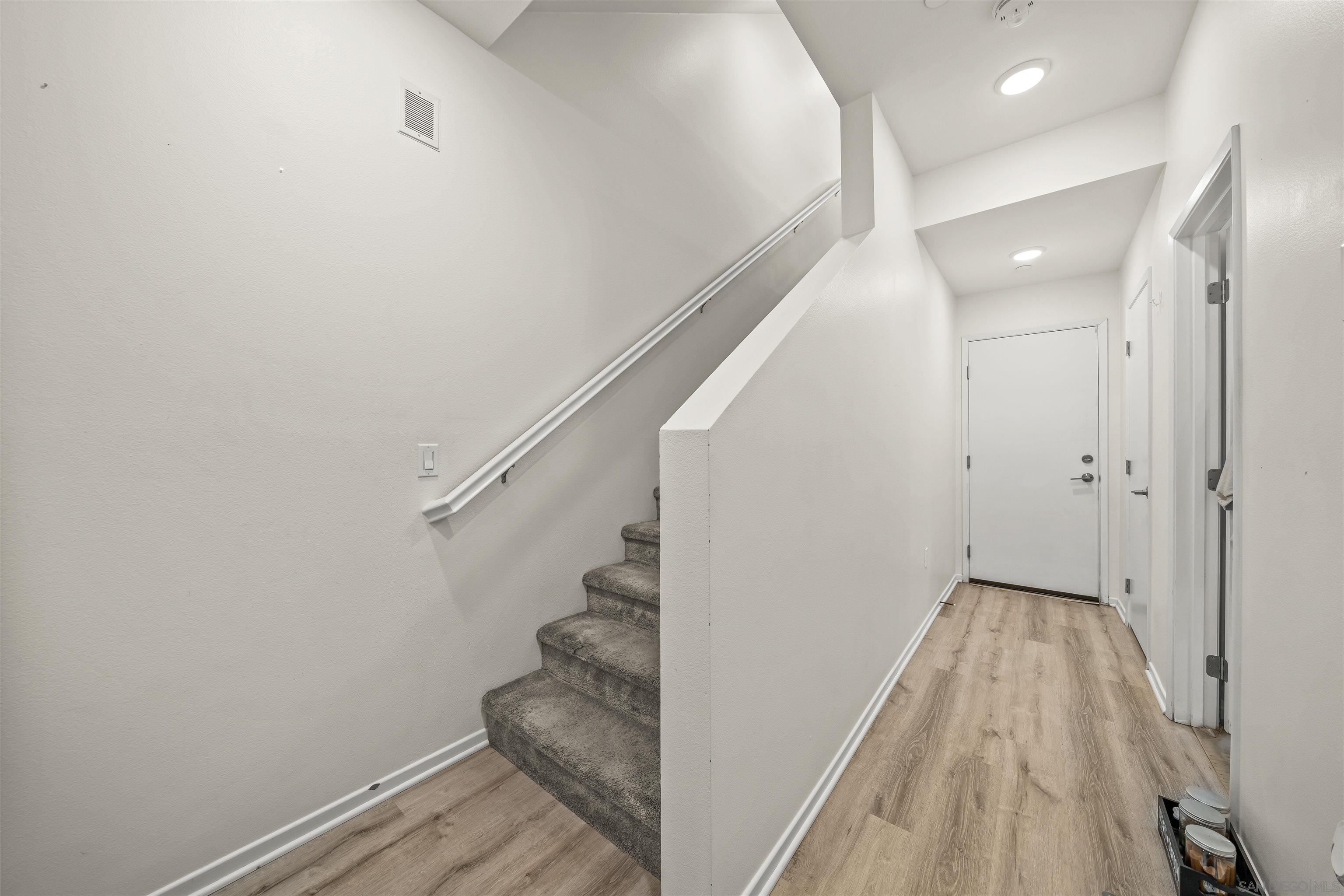 Detail Gallery Image 7 of 43 For 5407  Sand Arch Lane  #206,  San Diego,  CA 92154 - 4 Beds | 3/1 Baths