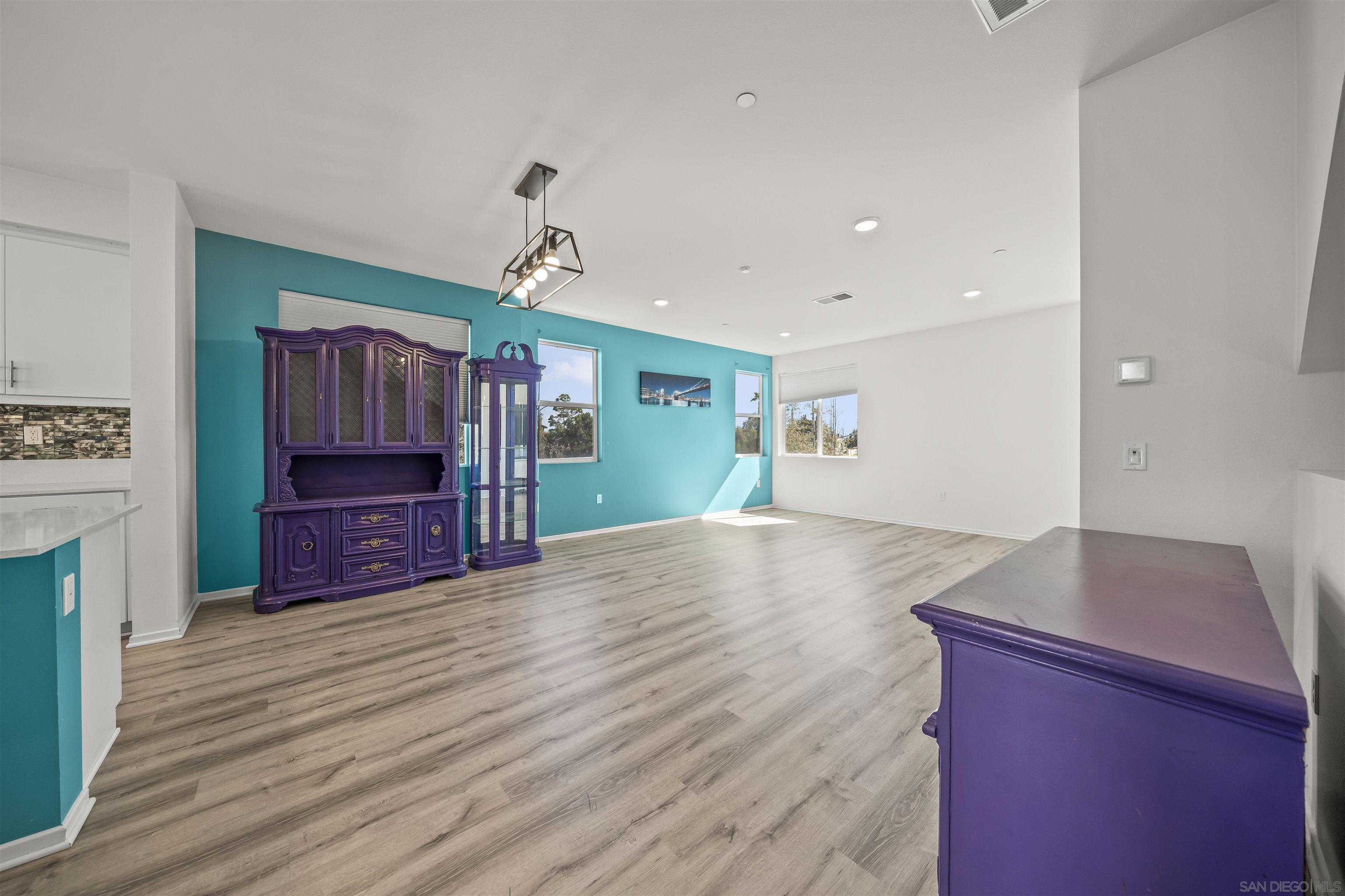 Detail Gallery Image 9 of 43 For 5407  Sand Arch Lane  #206,  San Diego,  CA 92154 - 4 Beds | 3/1 Baths