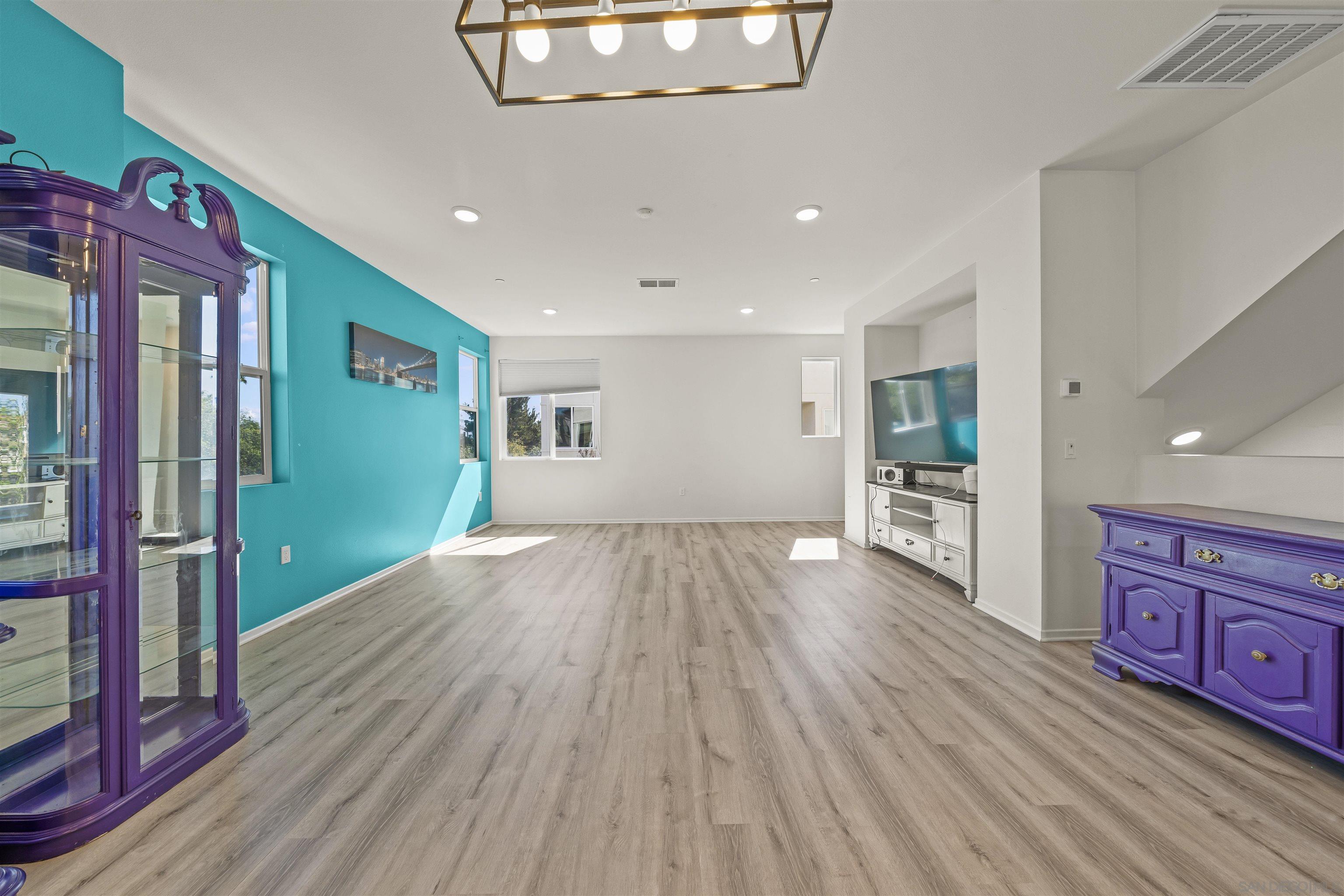 Detail Gallery Image 10 of 43 For 5407  Sand Arch Lane  #206,  San Diego,  CA 92154 - 4 Beds | 3/1 Baths