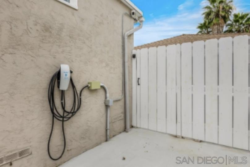 Detail Gallery Image 18 of 20 For 4535  Winona Ave, San Diego,  CA 92115 - 4 Beds | 2 Baths