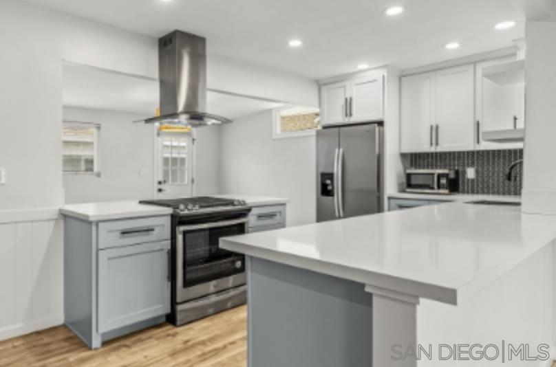 Detail Gallery Image 3 of 20 For 4535  Winona Ave, San Diego,  CA 92115 - 4 Beds | 2 Baths