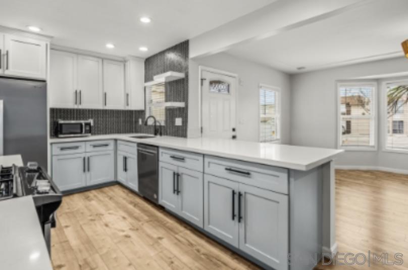 Detail Gallery Image 5 of 20 For 4535  Winona Ave, San Diego,  CA 92115 - 4 Beds | 2 Baths