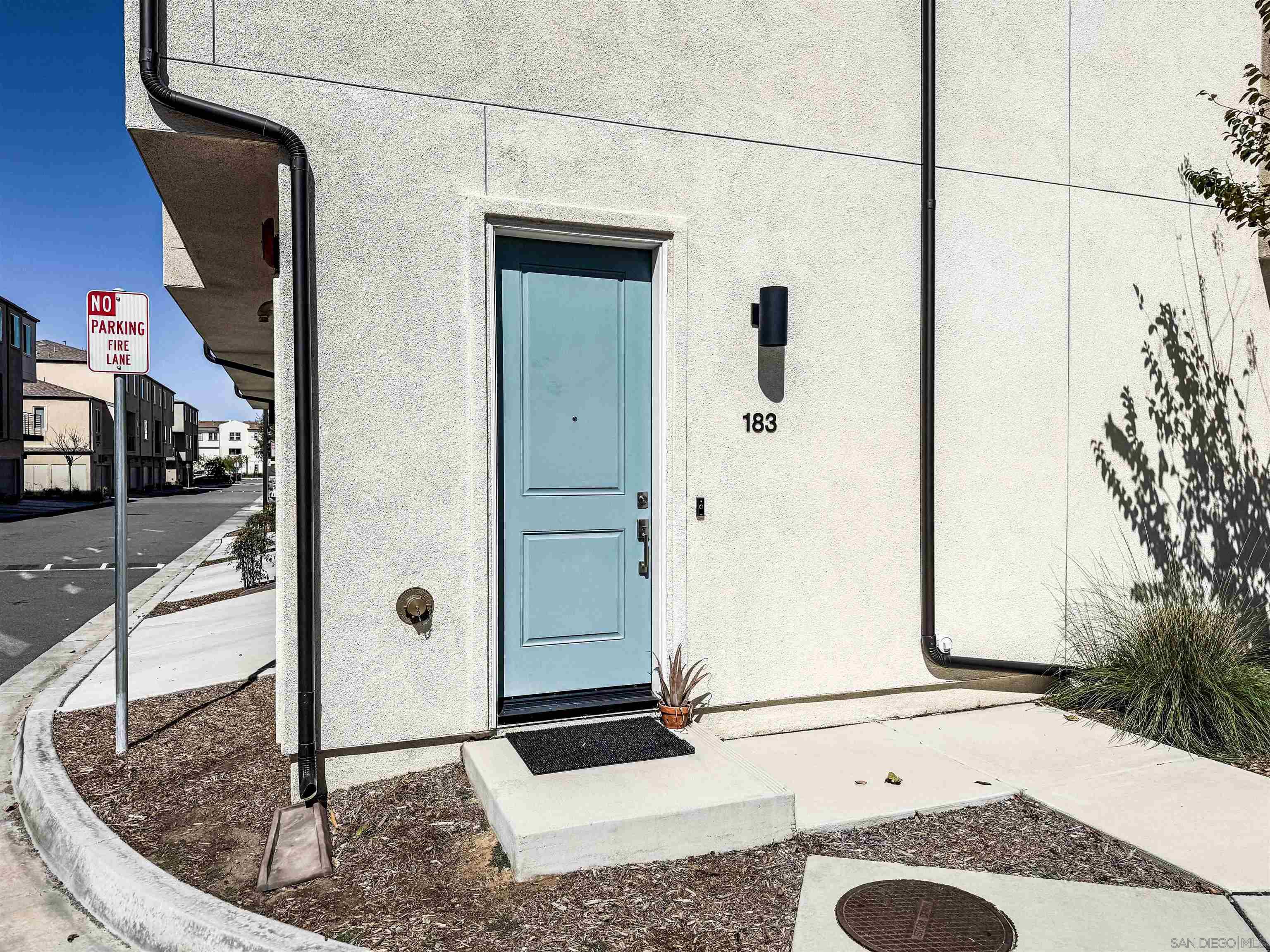 Detail Gallery Image 2 of 21 For Beachfront Cove St, San Diego,  CA 92154 - 2 Beds | 2/1 Baths