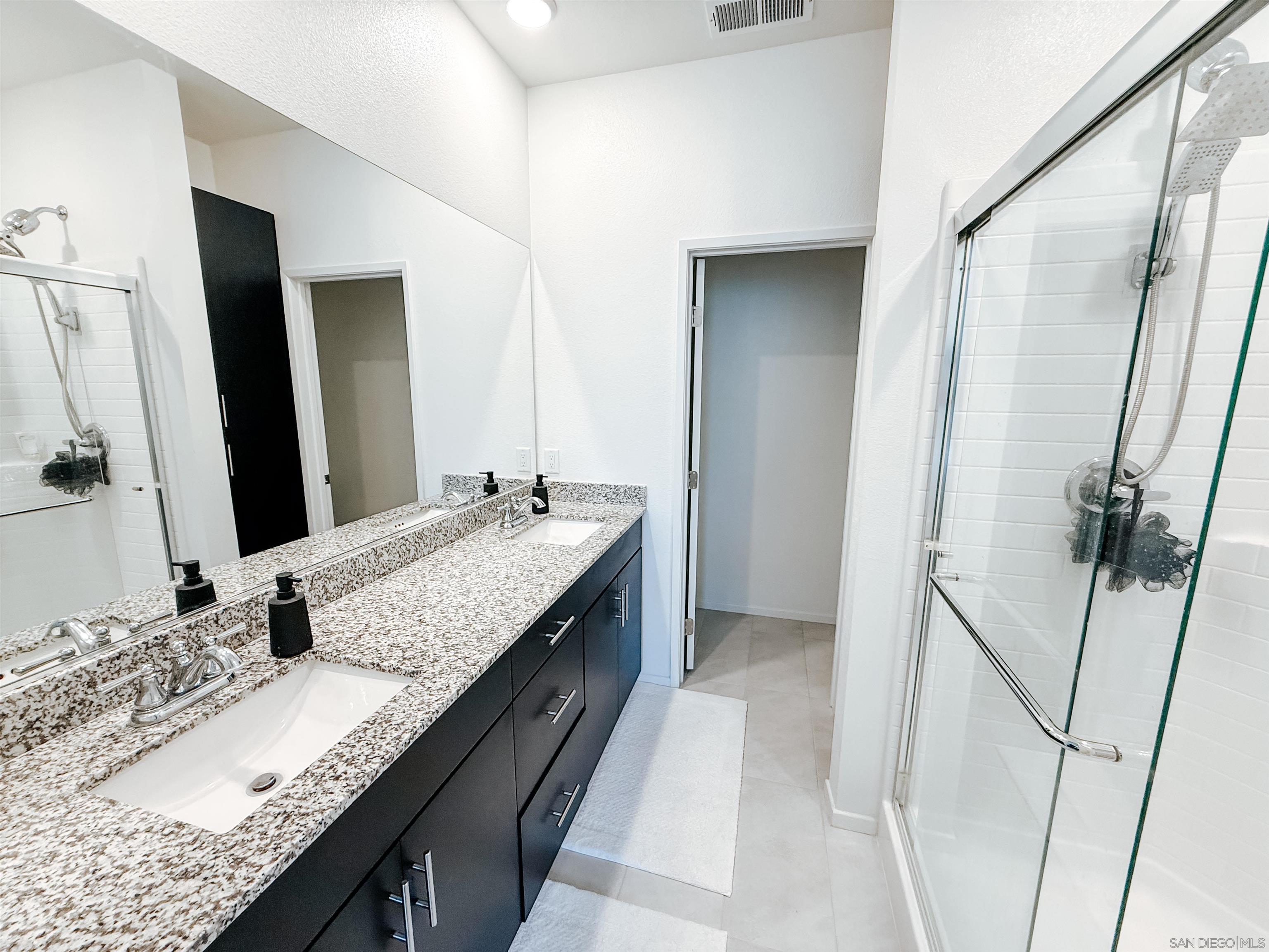 Detail Gallery Image 14 of 21 For Beachfront Cove St, San Diego,  CA 92154 - 2 Beds | 2/1 Baths