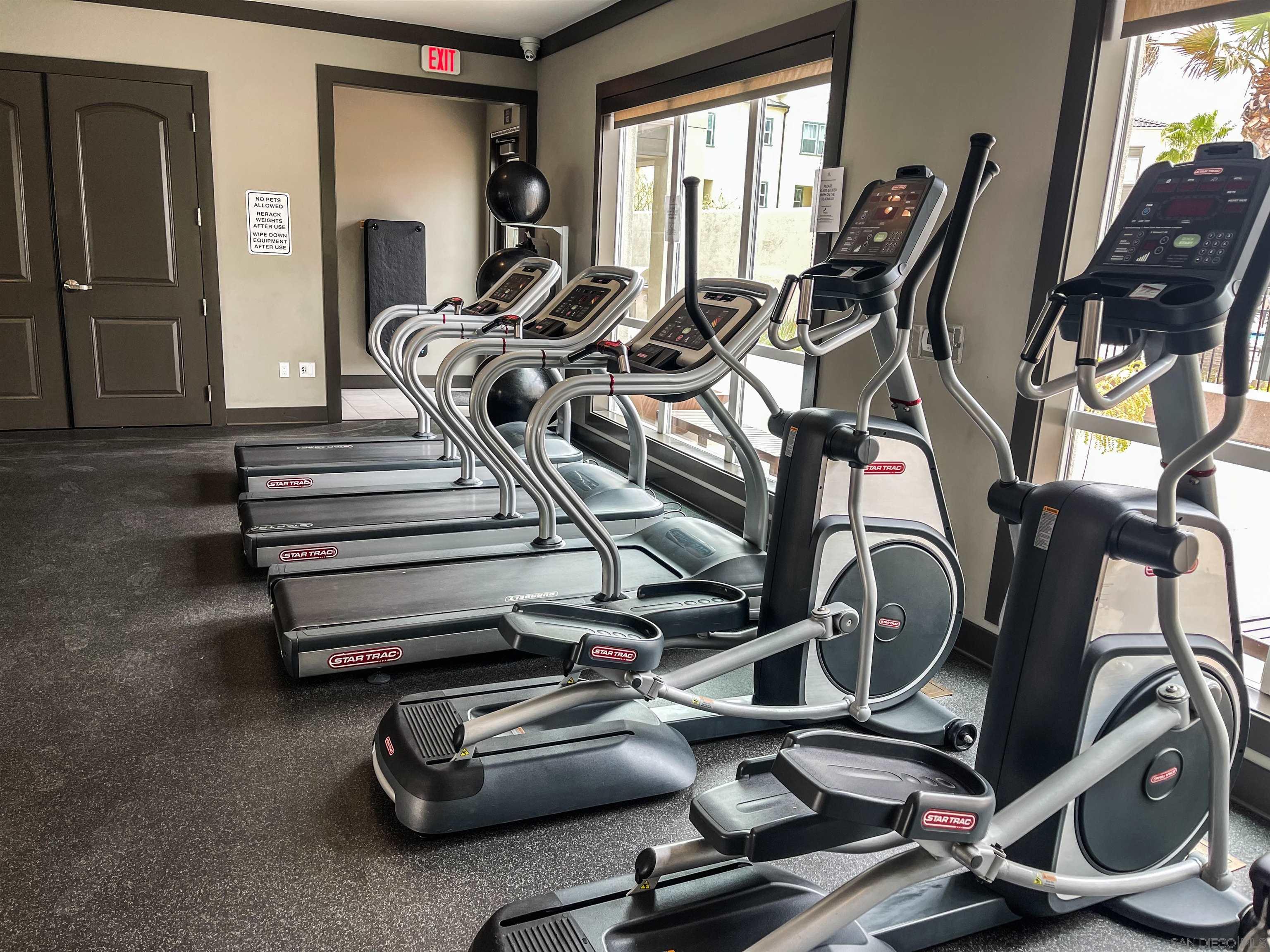 Detail Gallery Image 20 of 21 For Beachfront Cove St, San Diego,  CA 92154 - 2 Beds | 2/1 Baths