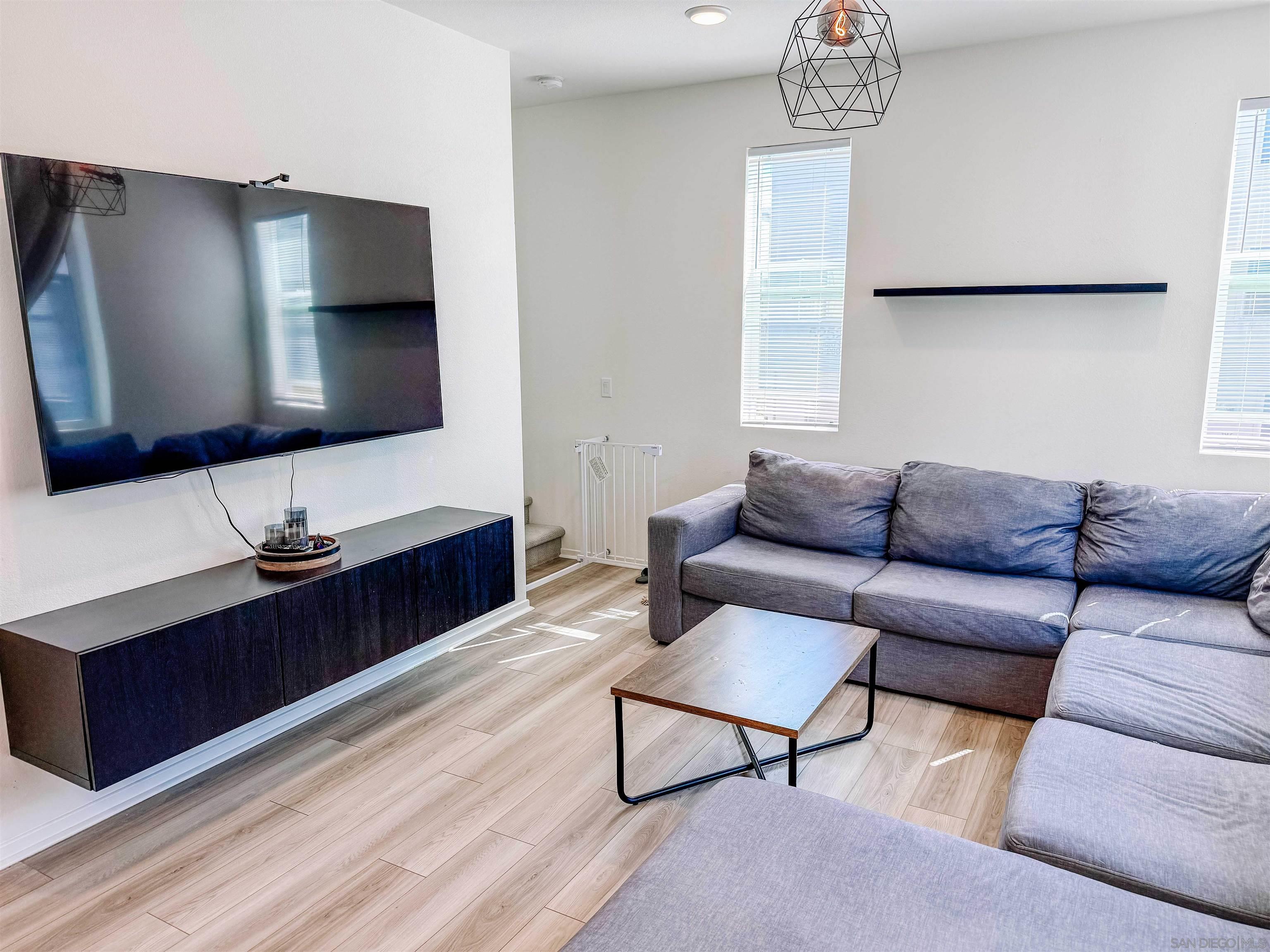 Detail Gallery Image 8 of 21 For Beachfront Cove St, San Diego,  CA 92154 - 2 Beds | 2/1 Baths