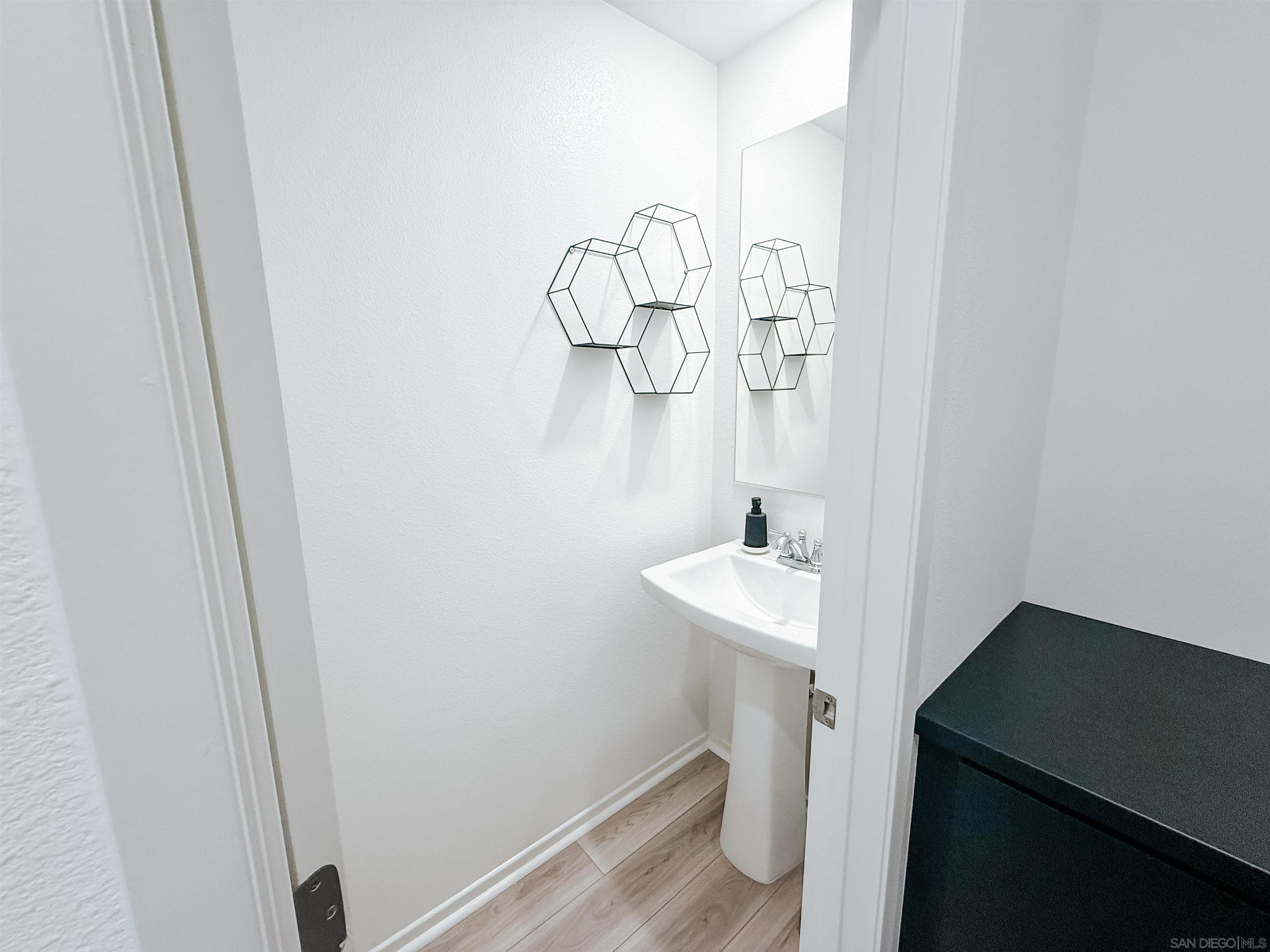 Detail Gallery Image 10 of 21 For Beachfront Cove St, San Diego,  CA 92154 - 2 Beds | 2/1 Baths