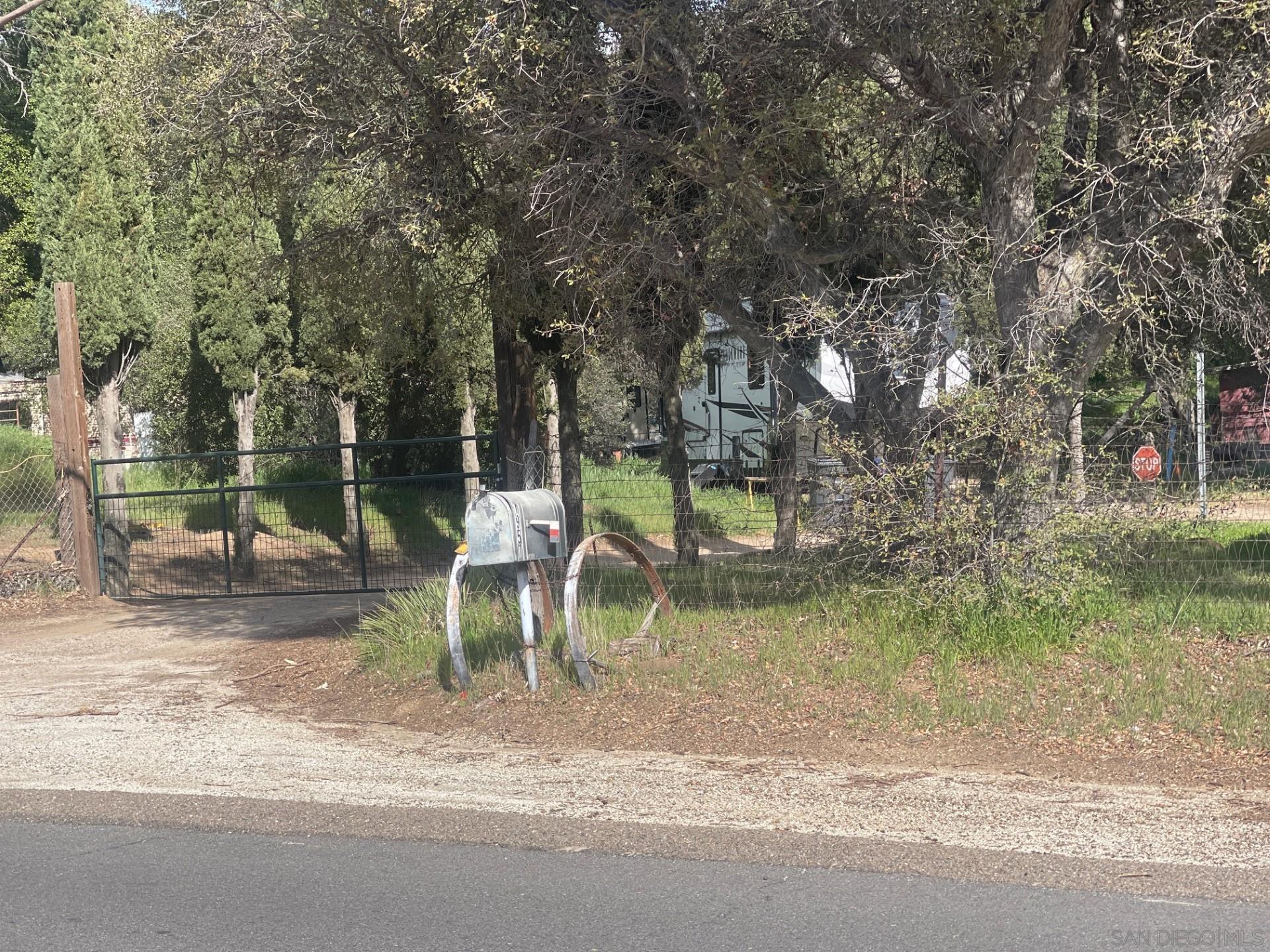 Detail Gallery Image 3 of 17 For 1951  Lake Morena, Campo,  CA 91906 - 2 Beds | 2 Baths