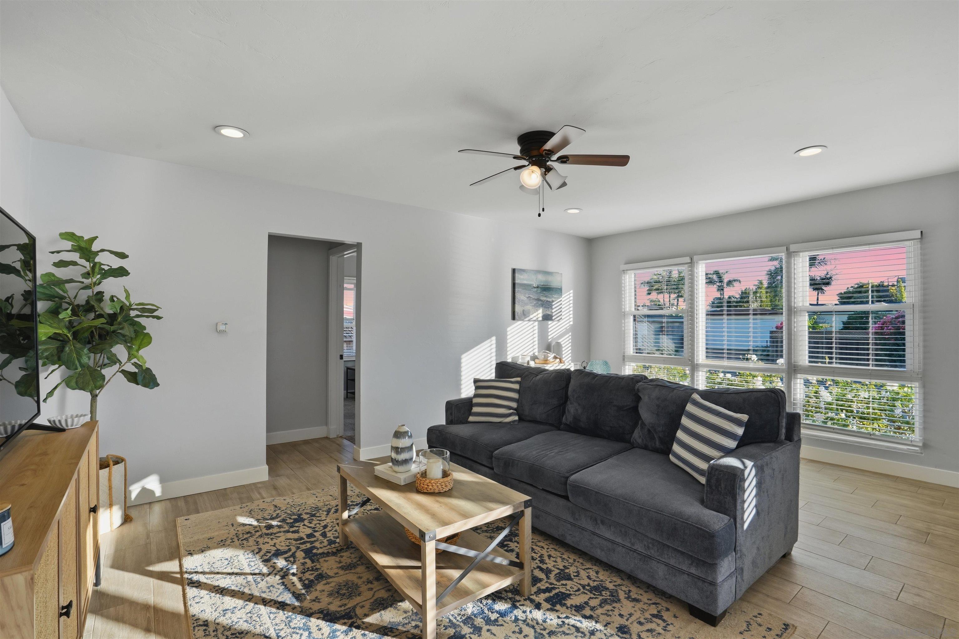 Detail Gallery Image 2 of 38 For 3820  Talbot St, San Diego,  CA 92106 - 4 Beds | 2 Baths