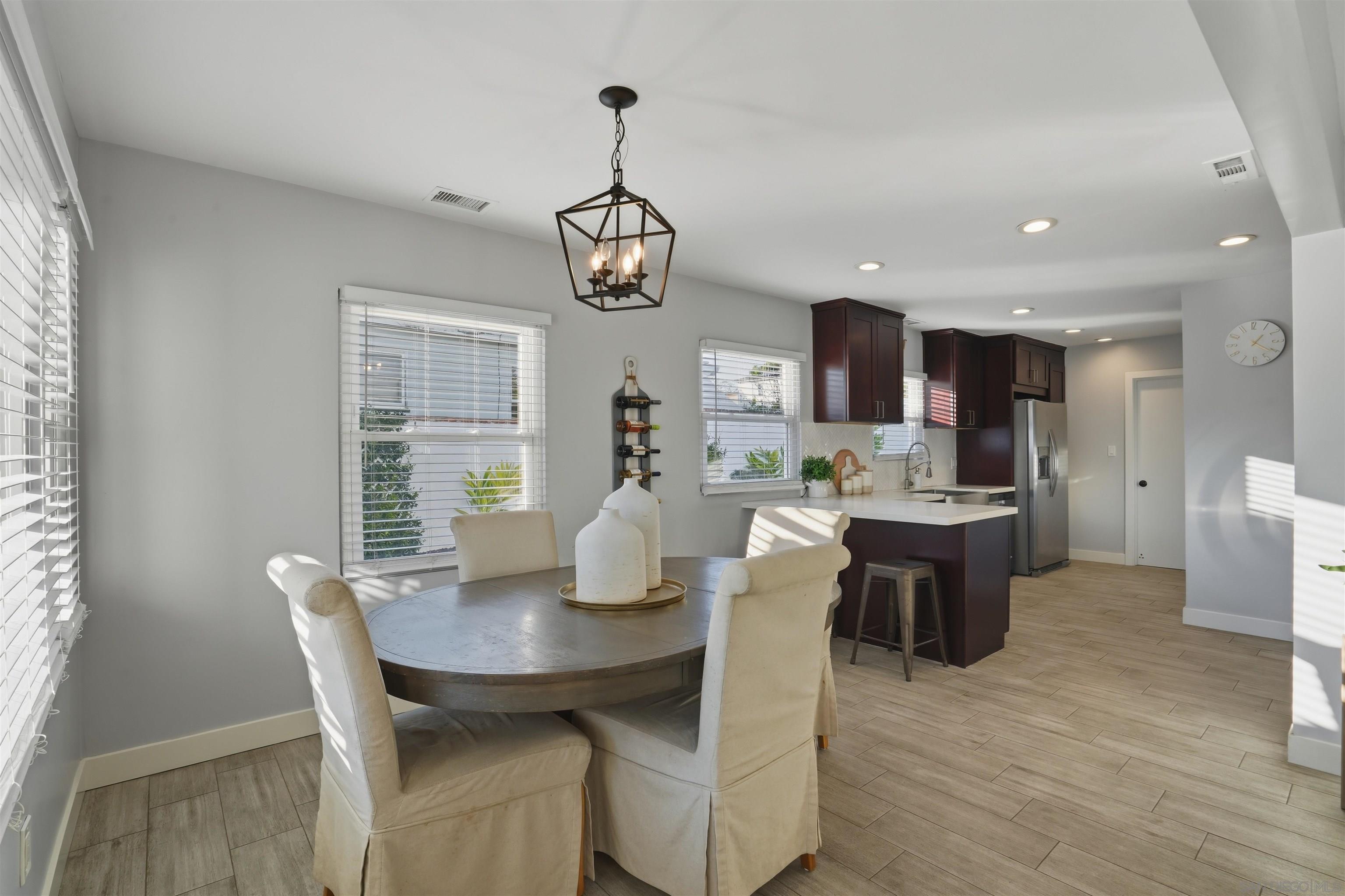 Detail Gallery Image 11 of 38 For 3820  Talbot St, San Diego,  CA 92106 - 4 Beds | 2 Baths