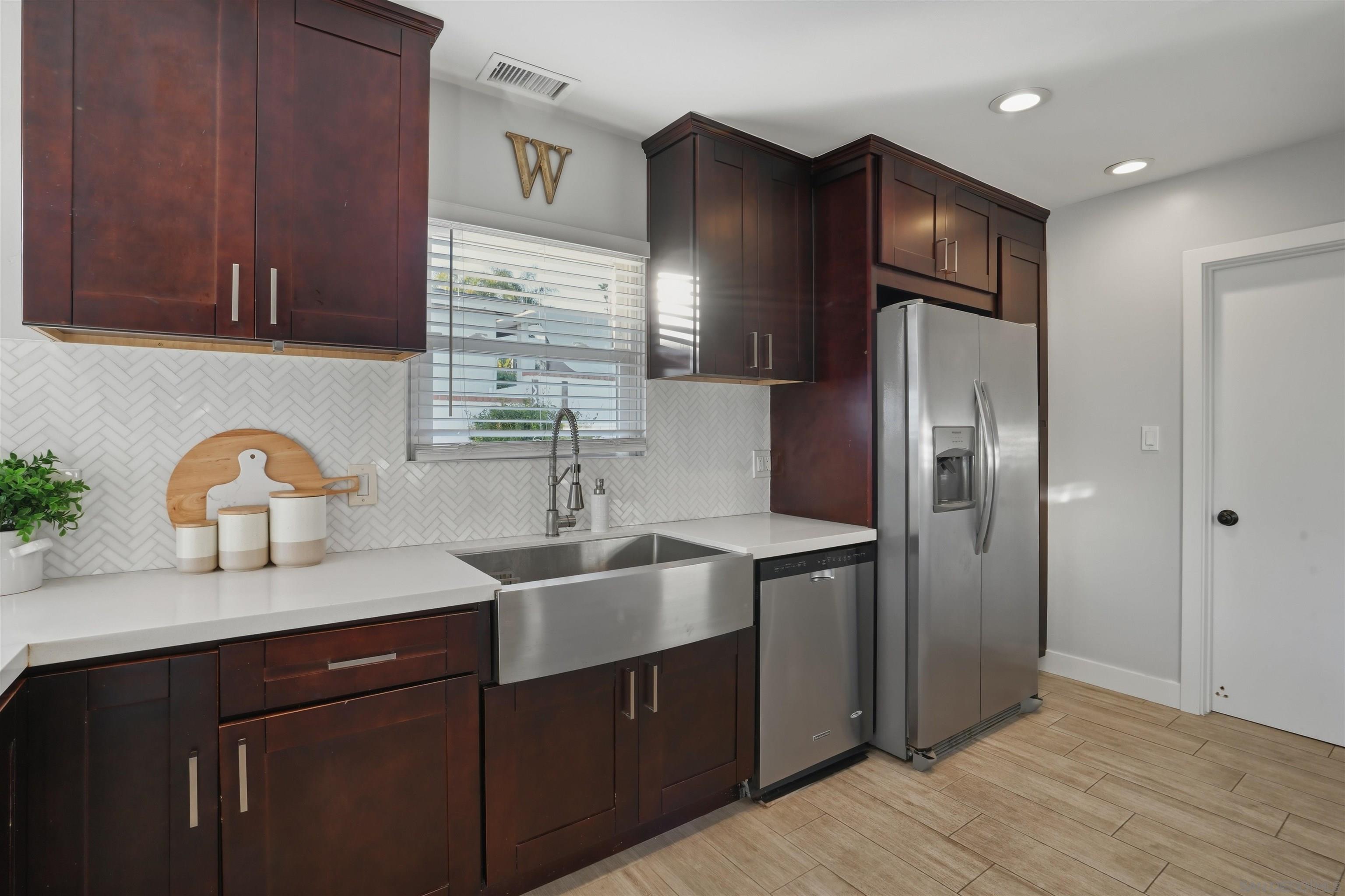 Detail Gallery Image 13 of 38 For 3820  Talbot St, San Diego,  CA 92106 - 4 Beds | 2 Baths