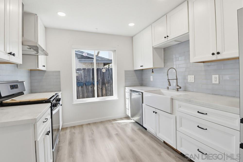 Detail Gallery Image 3 of 28 For 10425  Nate Way, Santee,  CA 92071 - 3 Beds | 2 Baths