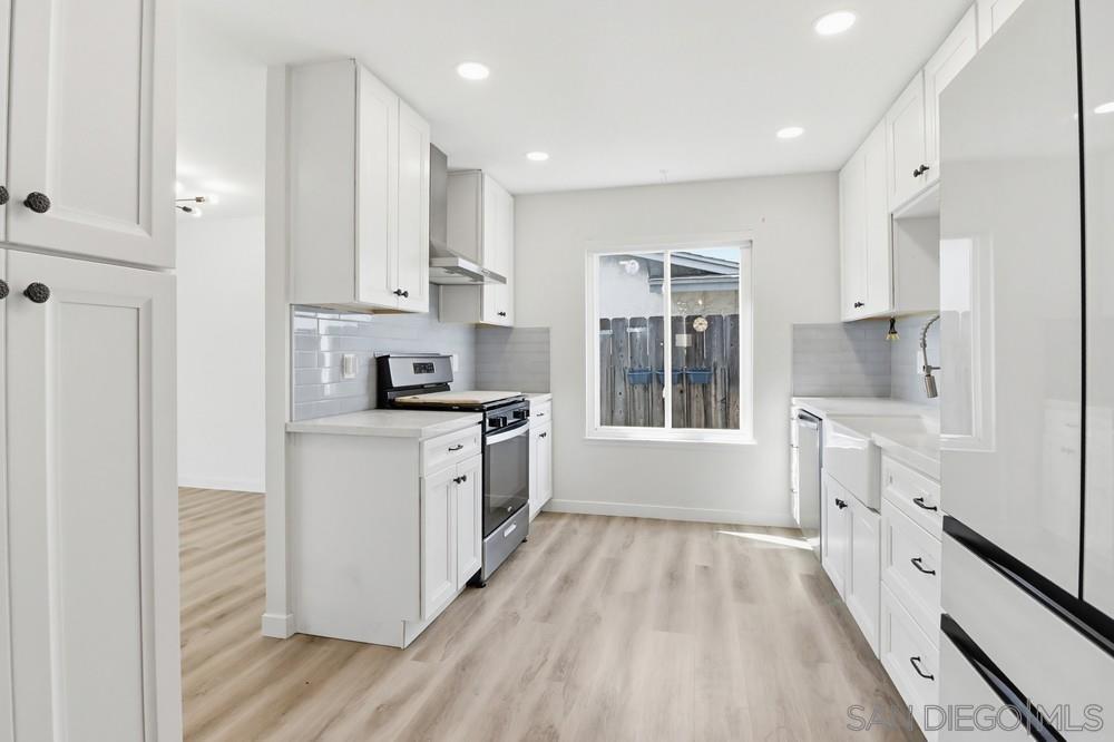 Detail Gallery Image 4 of 28 For 10425  Nate Way, Santee,  CA 92071 - 3 Beds | 2 Baths