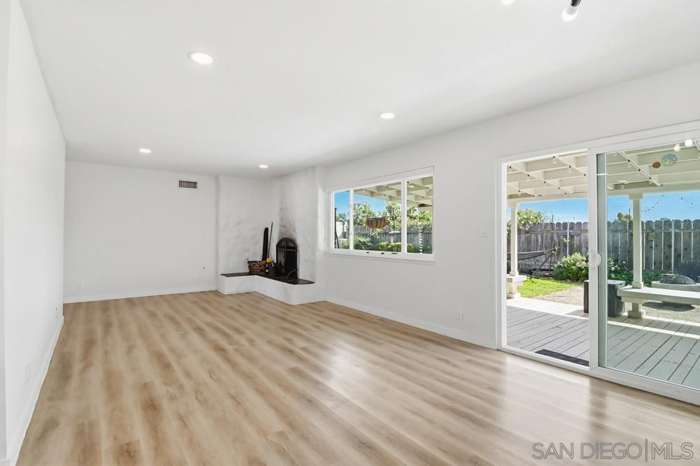 Detail Gallery Image 8 of 28 For 10425  Nate Way, Santee,  CA 92071 - 3 Beds | 2 Baths