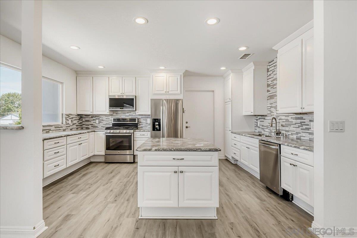 Detail Gallery Image 11 of 32 For 2679  Ferdinand Road, El Cajon,  CA 92020 - 3 Beds | 2 Baths